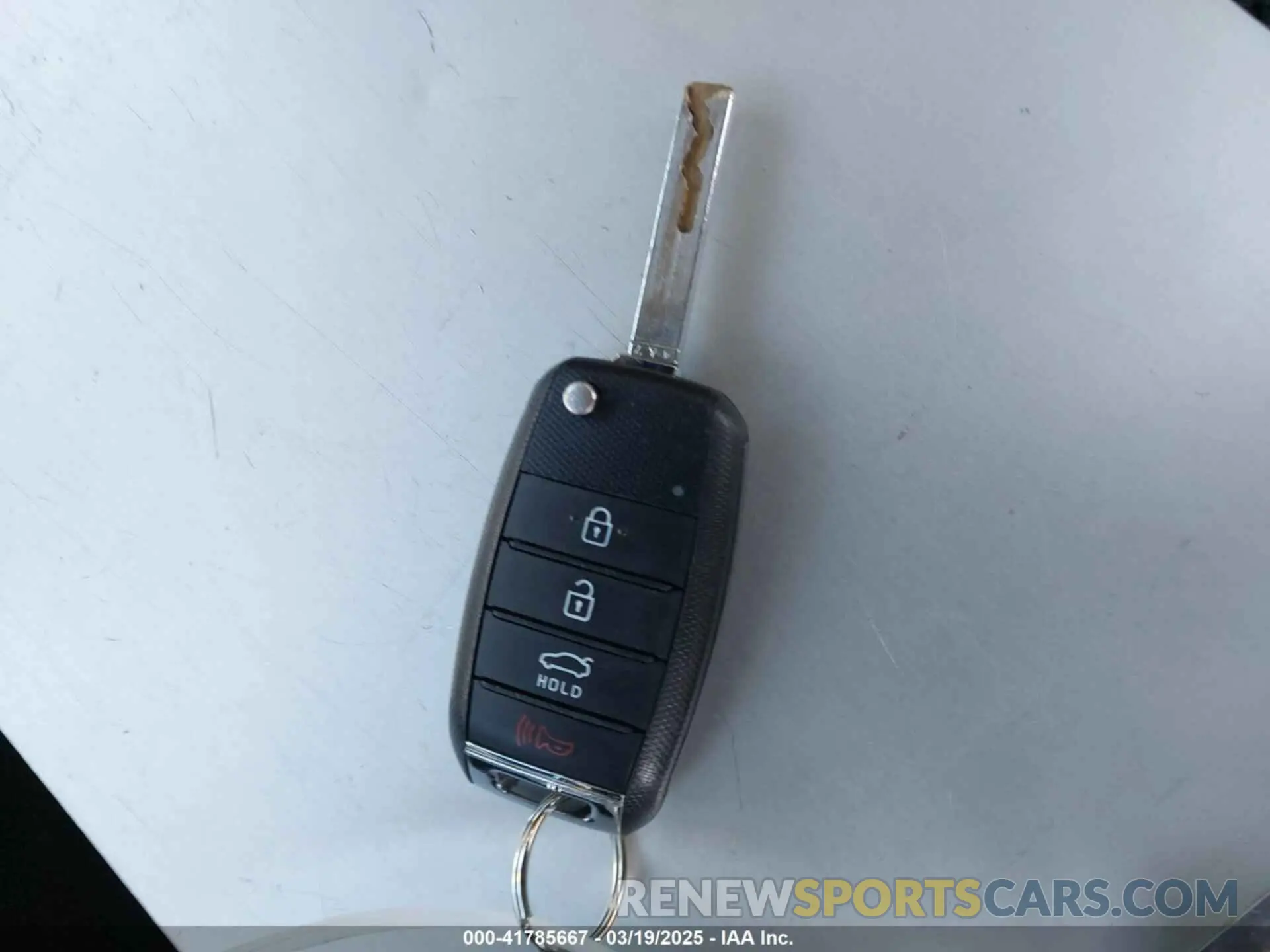 11 Photograph of a damaged car 5XXGT4L35KG357596 KIA OPTIMA 2019