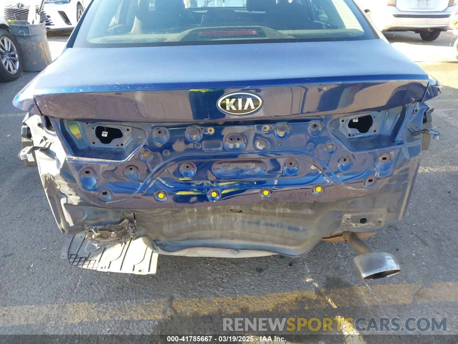 6 Photograph of a damaged car 5XXGT4L35KG357596 KIA OPTIMA 2019