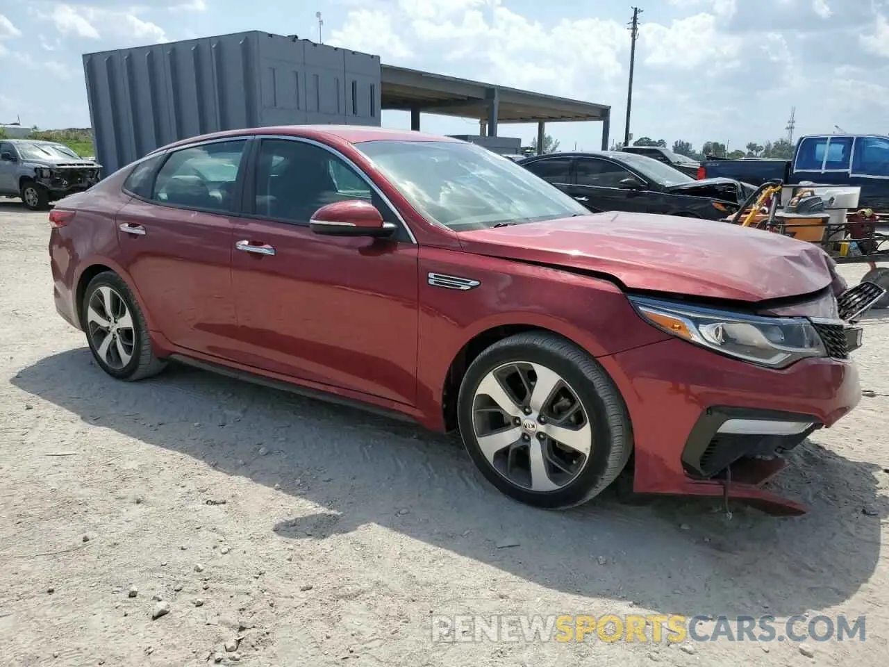 4 Photograph of a damaged car 5XXGT4L35KG362796 KIA OPTIMA 2019