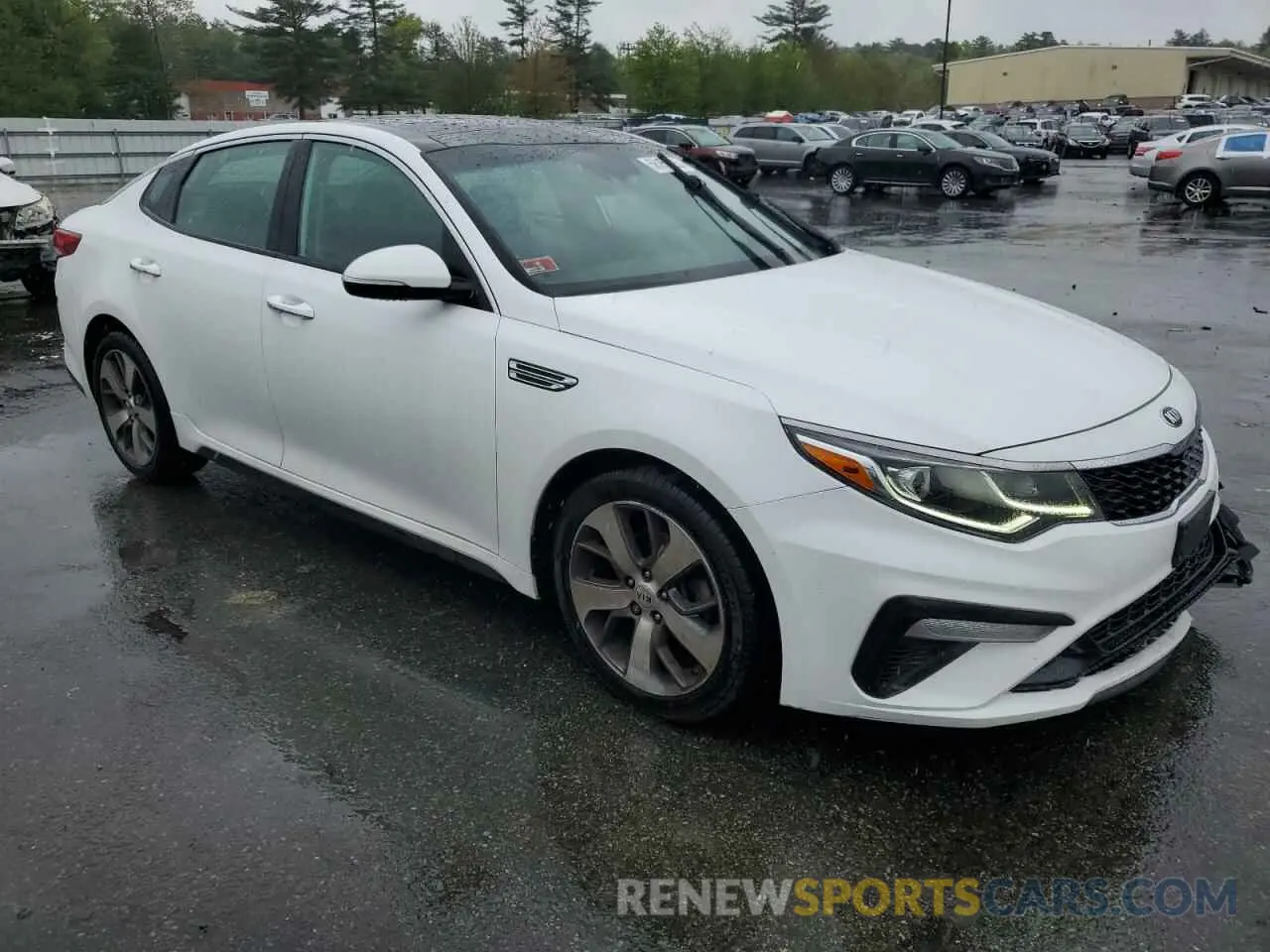 4 Photograph of a damaged car 5XXGT4L35KG373412 KIA OPTIMA 2019