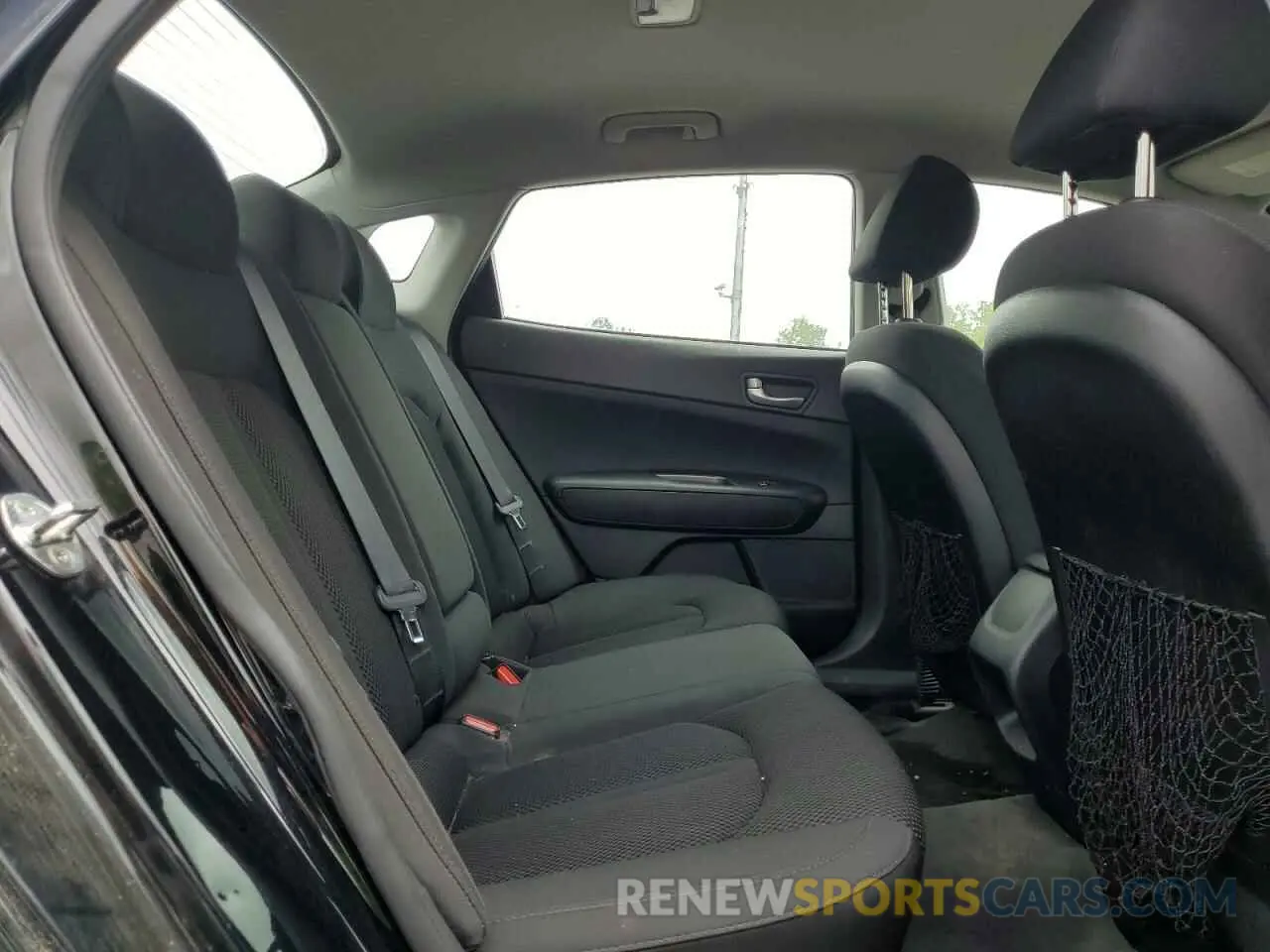 10 Photograph of a damaged car 5XXGT4L35KG375273 KIA OPTIMA 2019