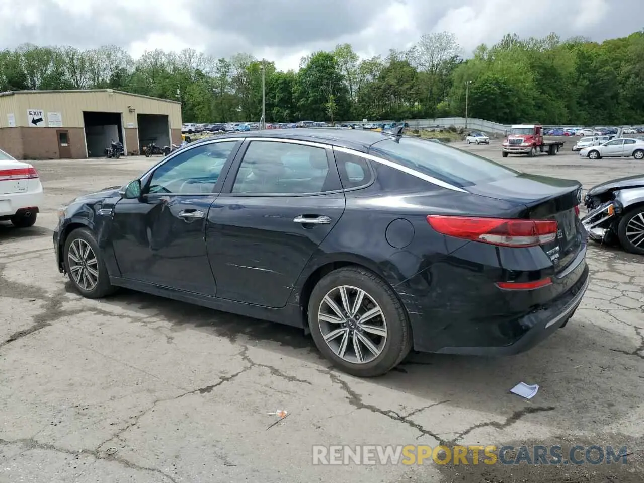 2 Photograph of a damaged car 5XXGT4L35KG375273 KIA OPTIMA 2019