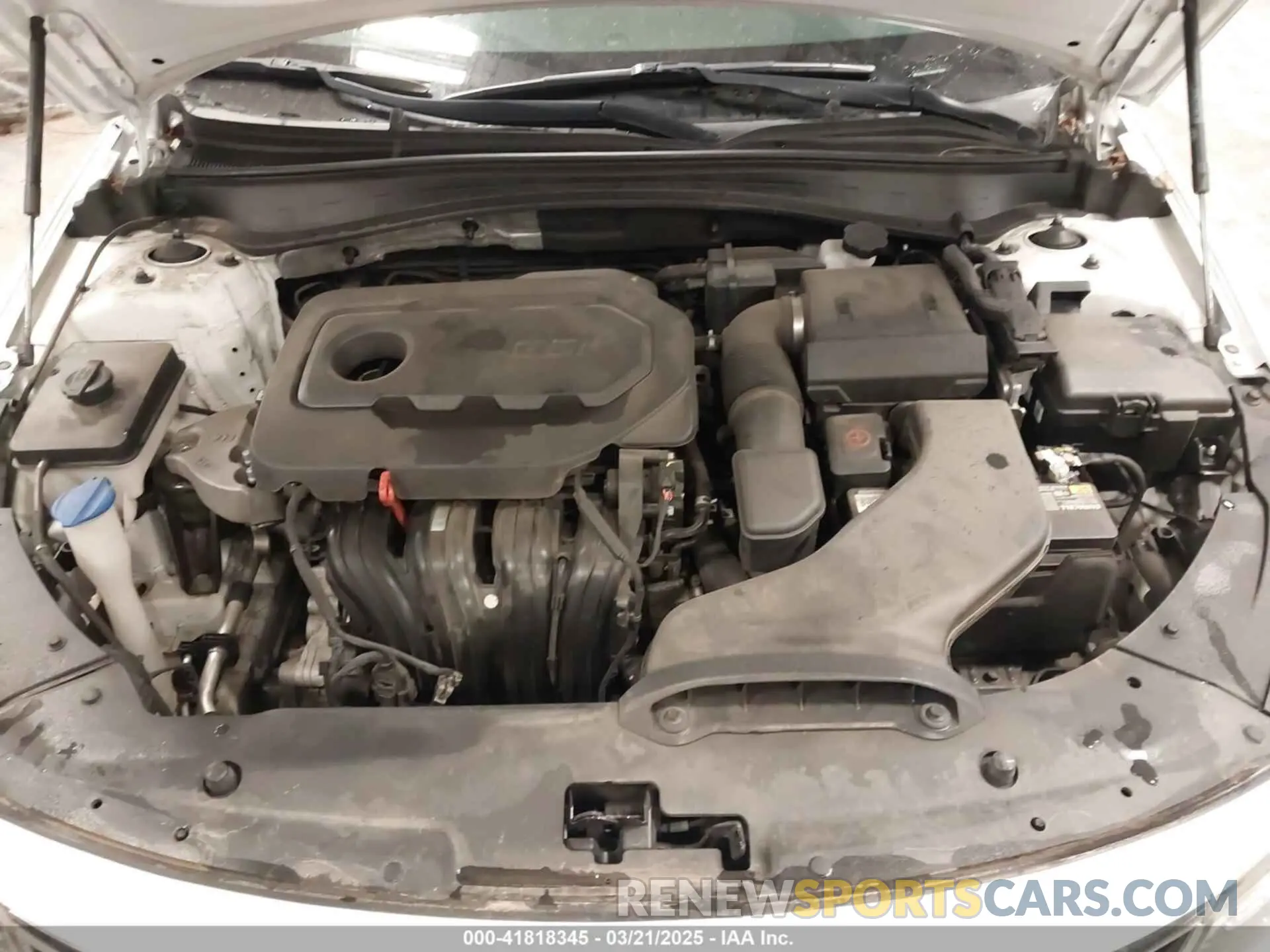 10 Photograph of a damaged car 5XXGT4L35KG375936 KIA OPTIMA 2019