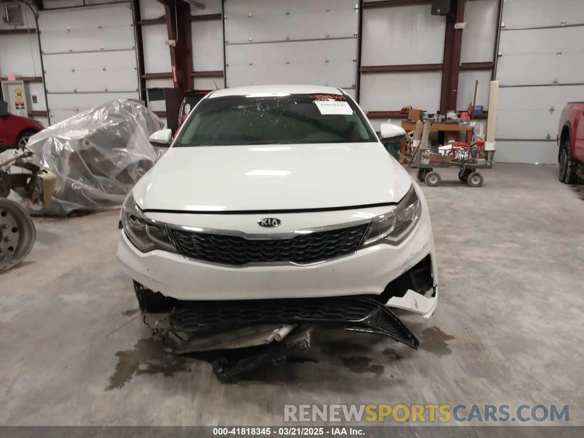11 Photograph of a damaged car 5XXGT4L35KG375936 KIA OPTIMA 2019