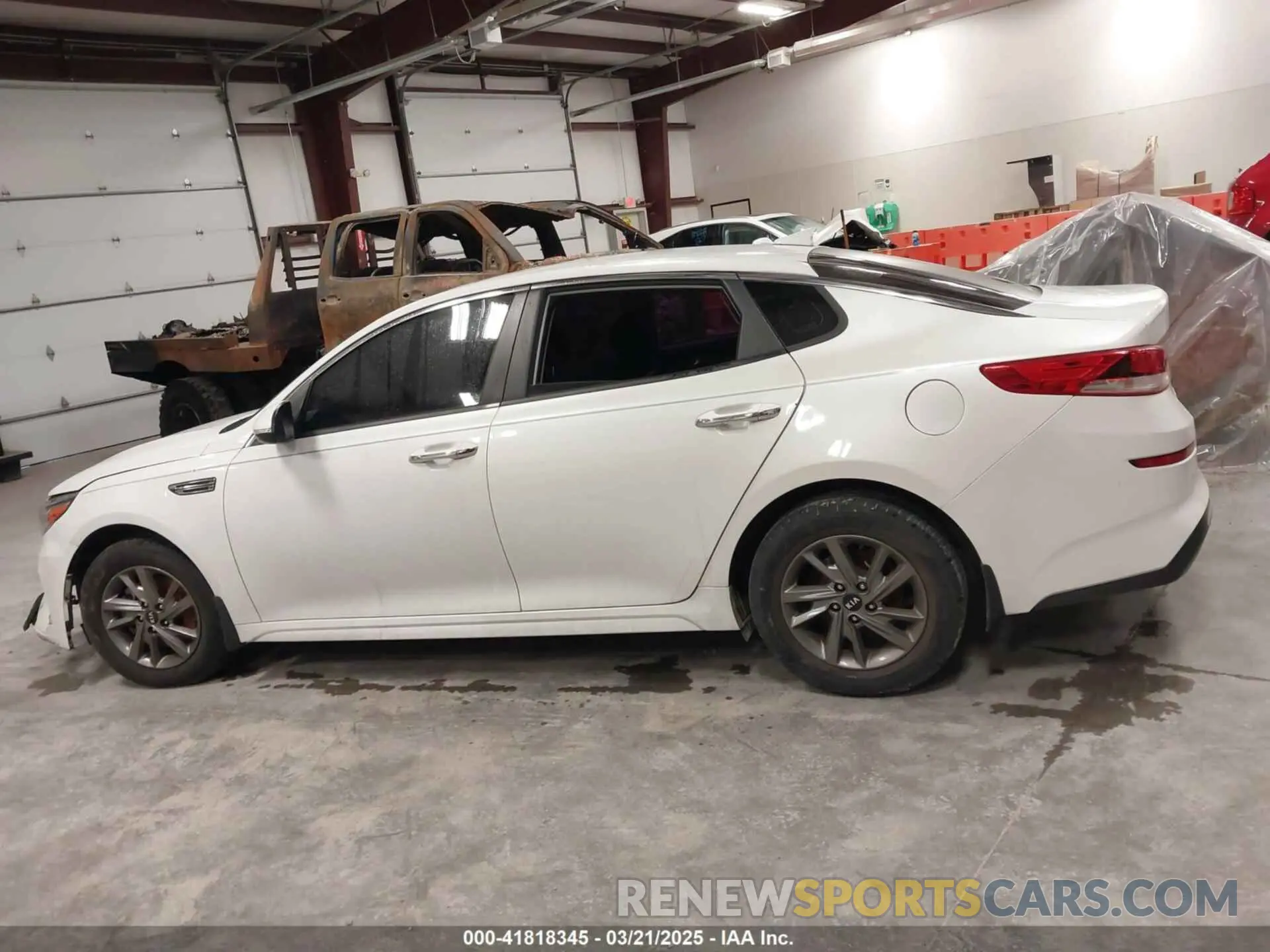 13 Photograph of a damaged car 5XXGT4L35KG375936 KIA OPTIMA 2019