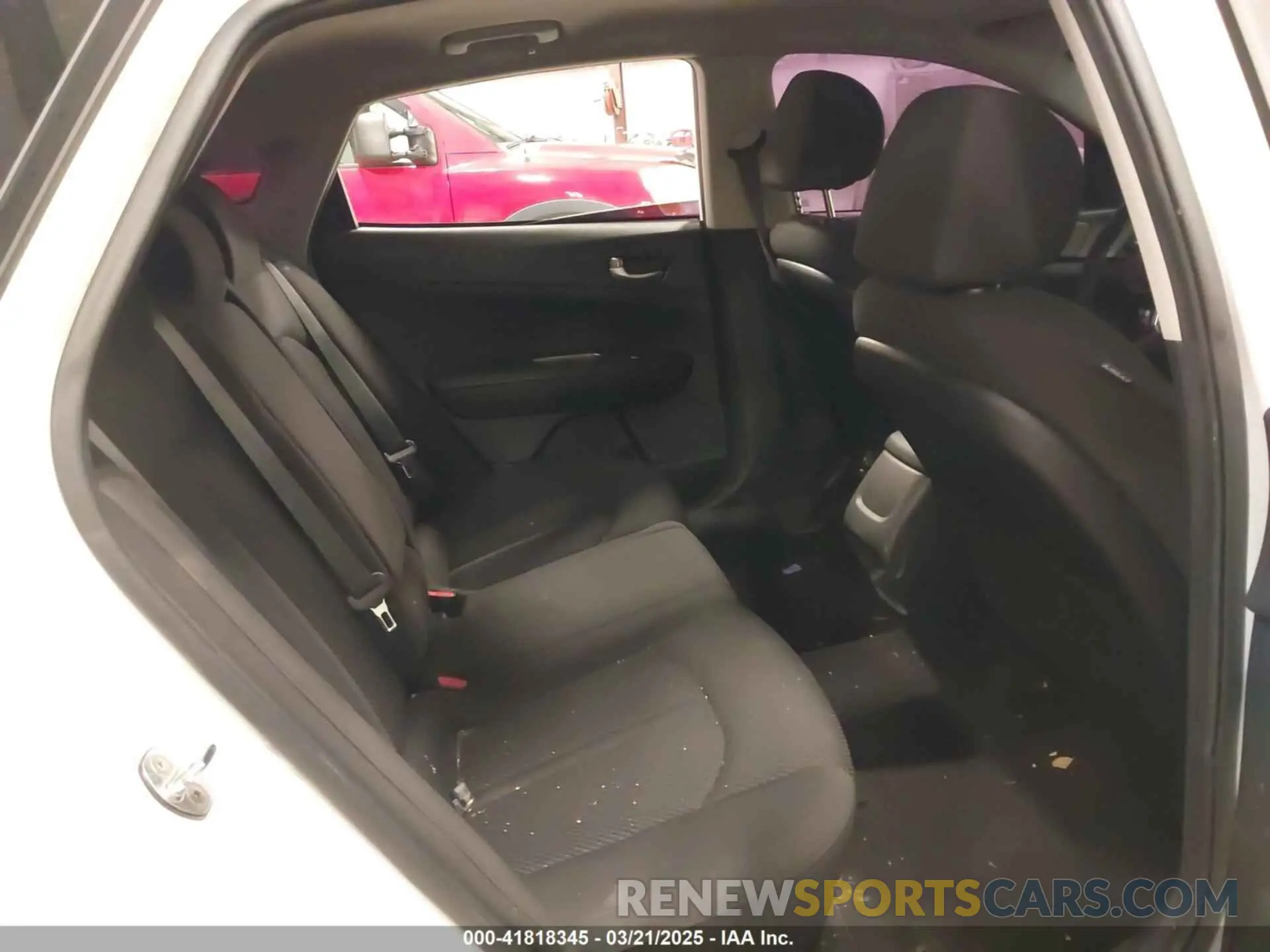8 Photograph of a damaged car 5XXGT4L35KG375936 KIA OPTIMA 2019