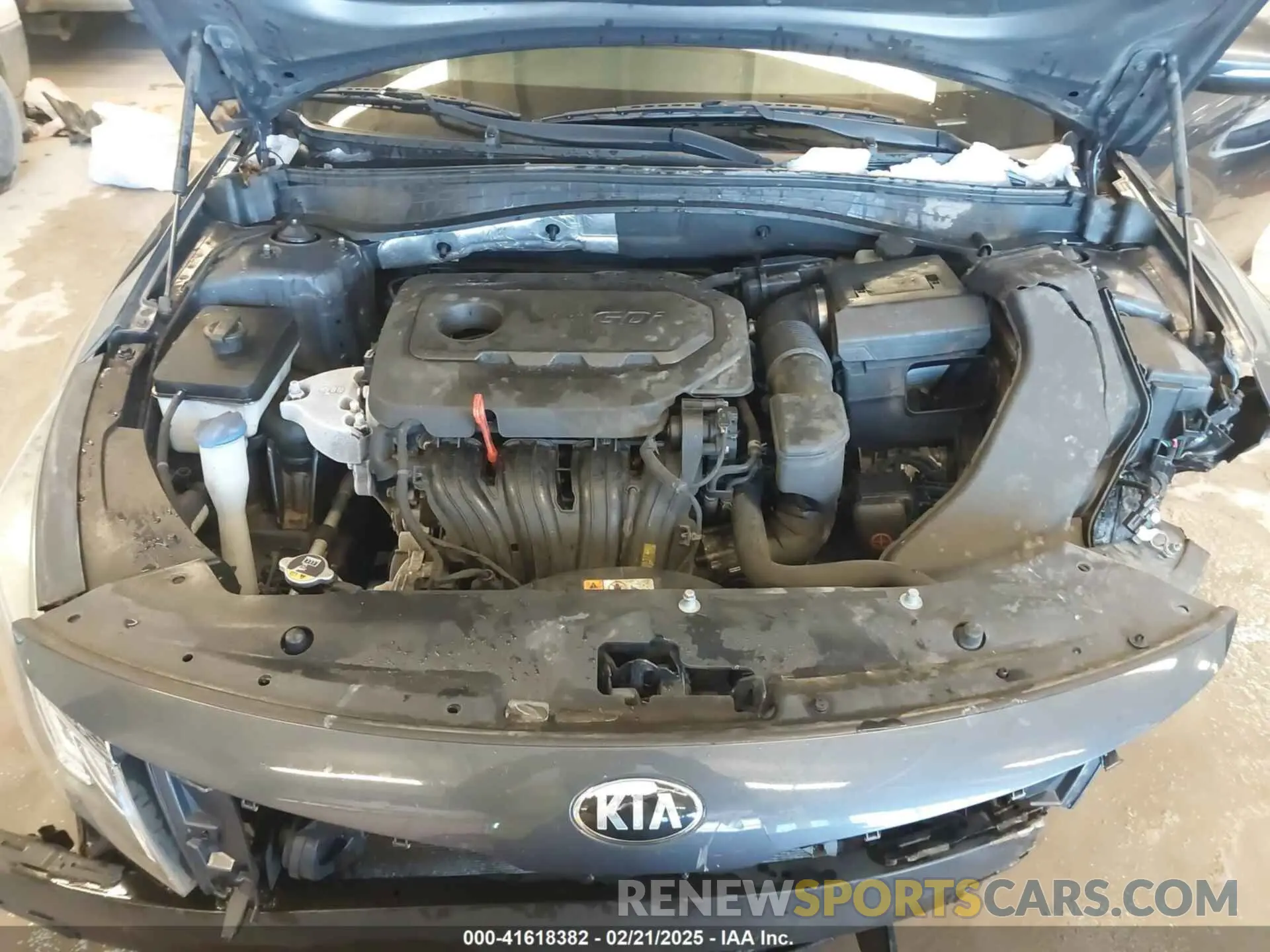 10 Photograph of a damaged car 5XXGT4L36KG279541 KIA OPTIMA 2019