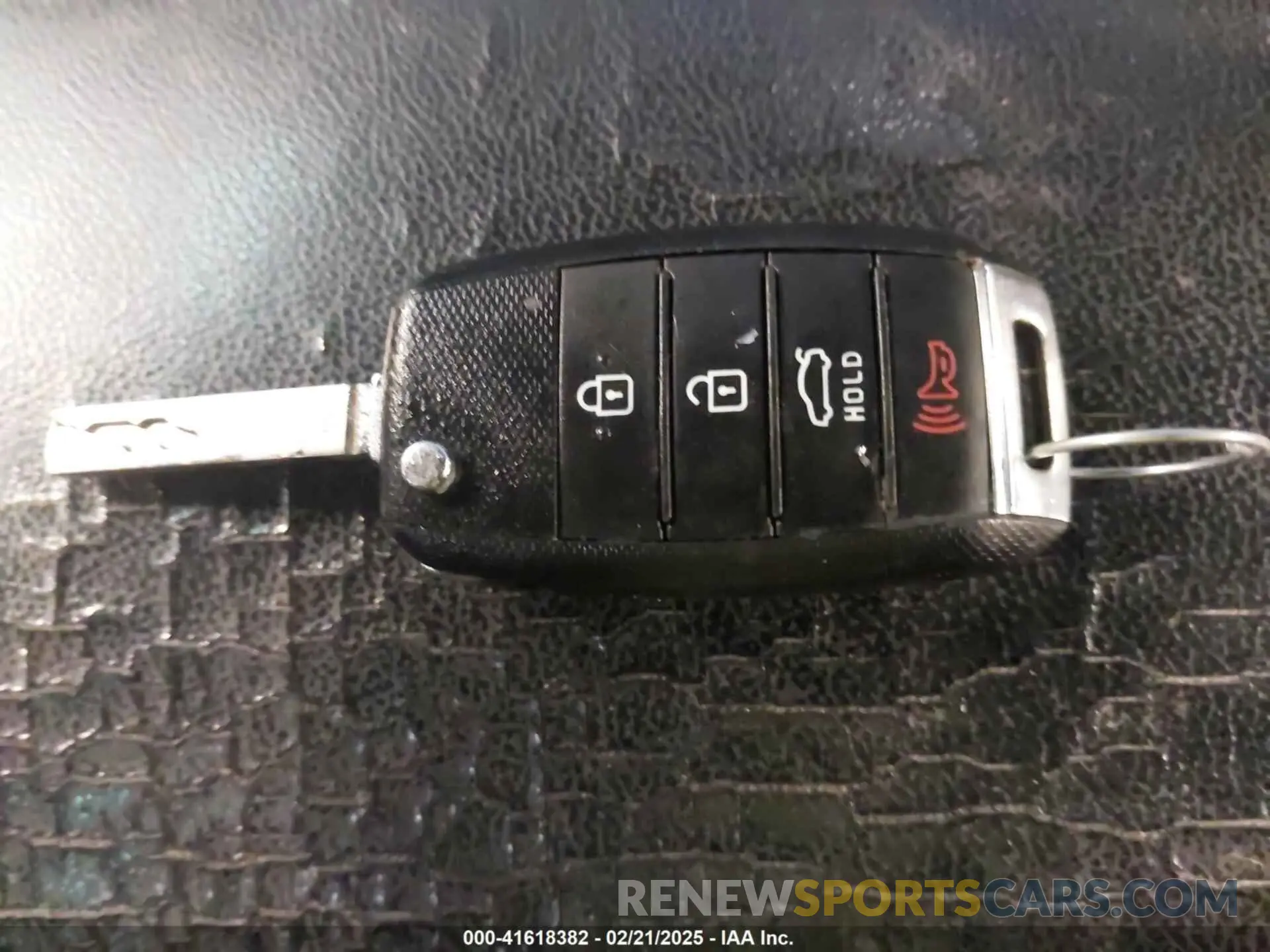 11 Photograph of a damaged car 5XXGT4L36KG279541 KIA OPTIMA 2019