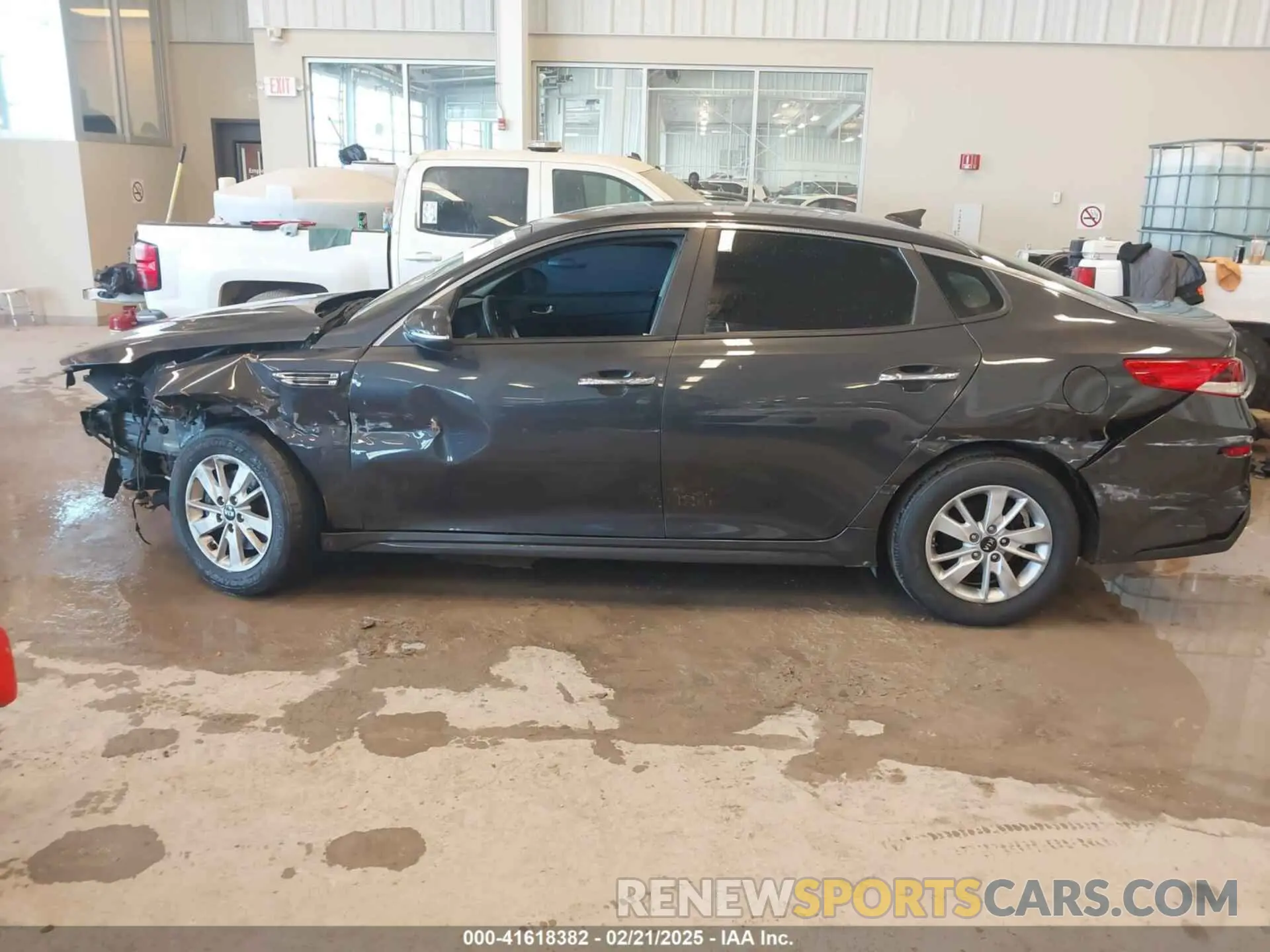 15 Photograph of a damaged car 5XXGT4L36KG279541 KIA OPTIMA 2019