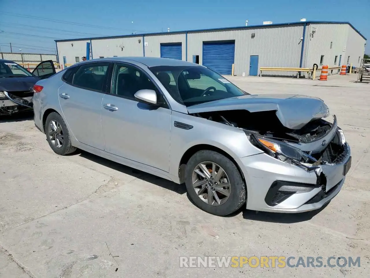 4 Photograph of a damaged car 5XXGT4L36KG288062 KIA OPTIMA 2019