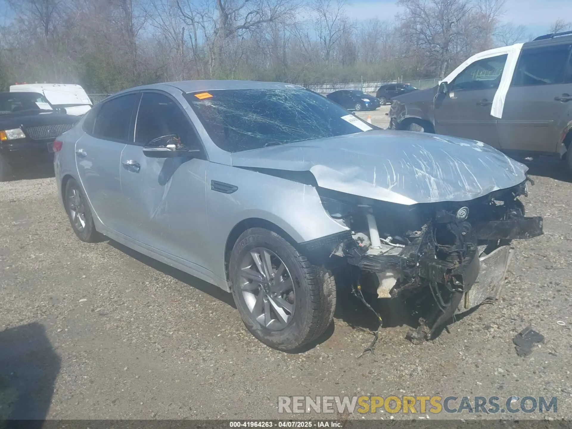 1 Photograph of a damaged car 5XXGT4L36KG292810 KIA OPTIMA 2019