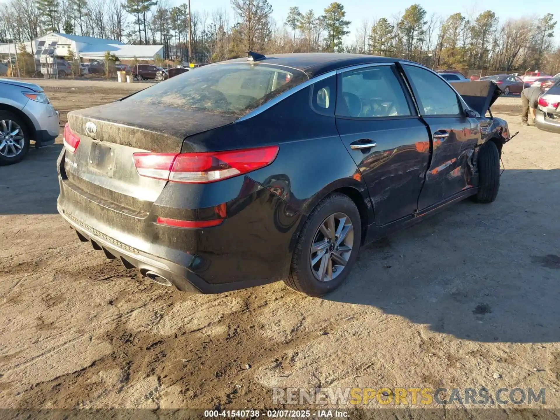 4 Photograph of a damaged car 5XXGT4L36KG296968 KIA OPTIMA 2019