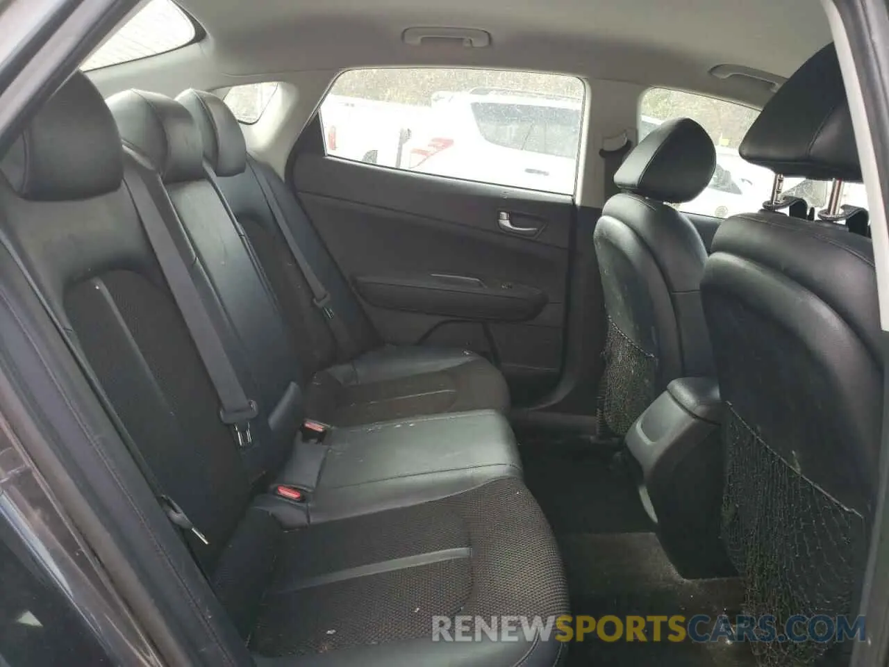 10 Photograph of a damaged car 5XXGT4L36KG306754 KIA OPTIMA 2019