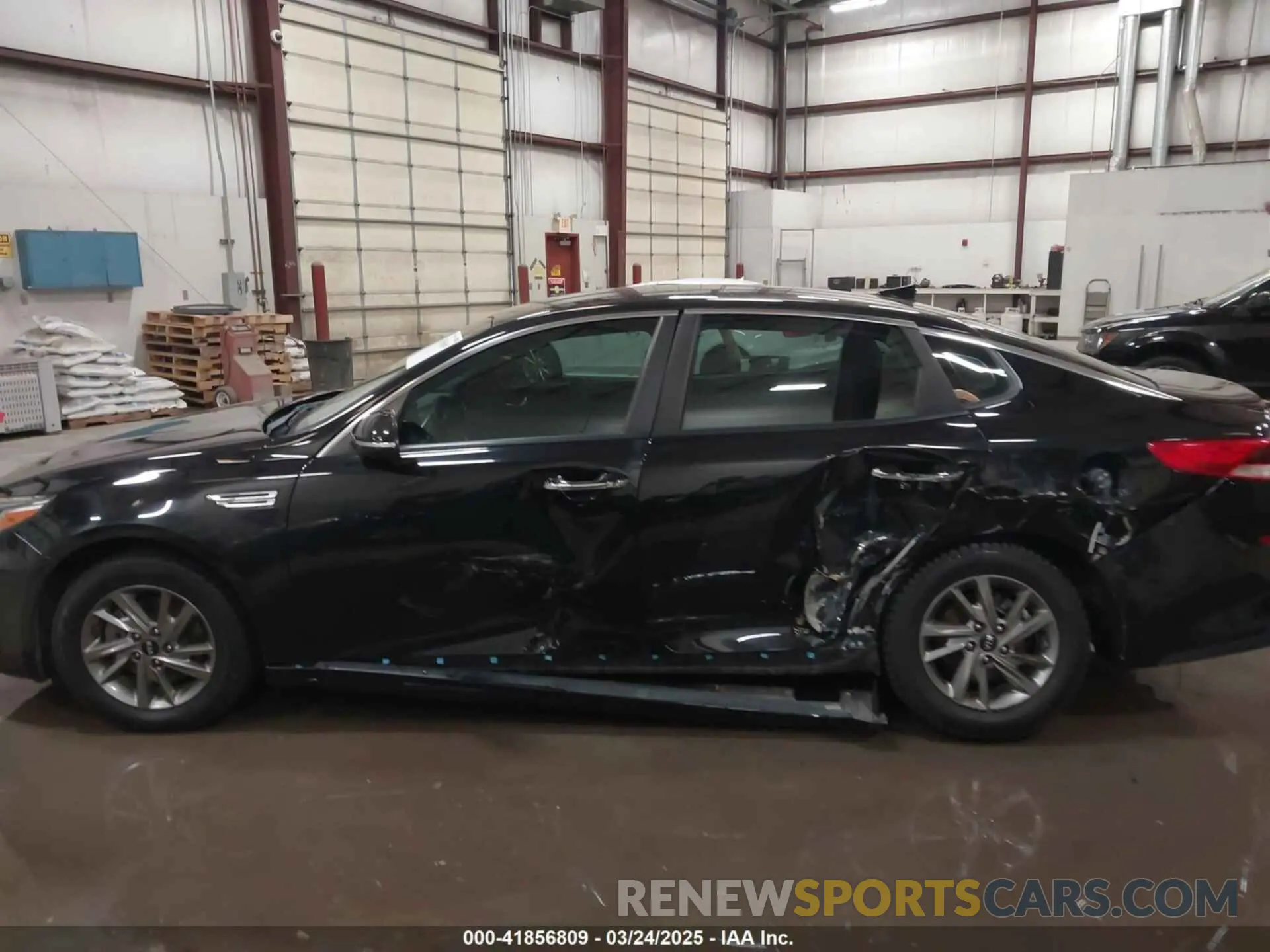 14 Photograph of a damaged car 5XXGT4L36KG312960 KIA OPTIMA 2019