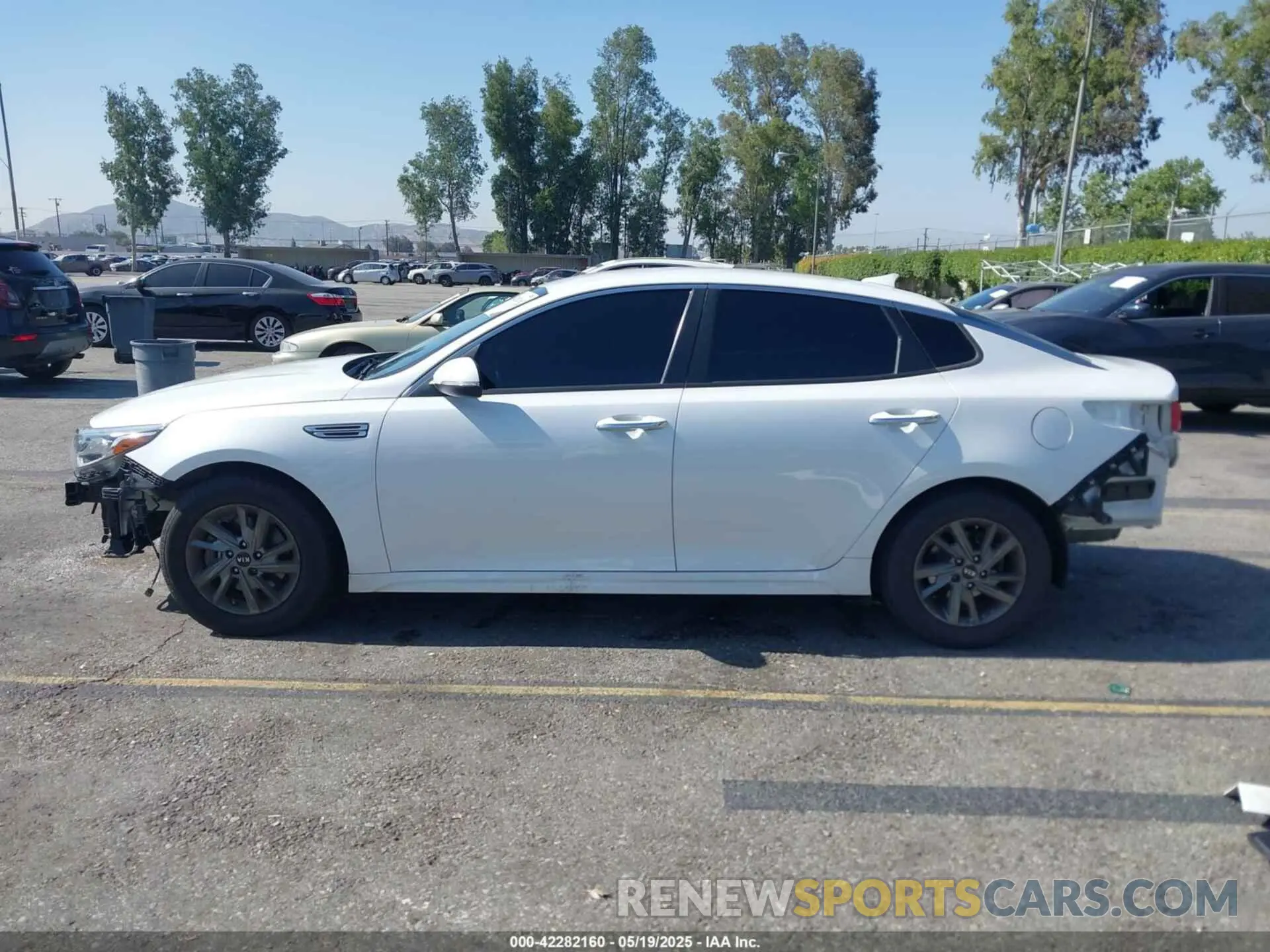 15 Photograph of a damaged car 5XXGT4L36KG313302 KIA OPTIMA 2019