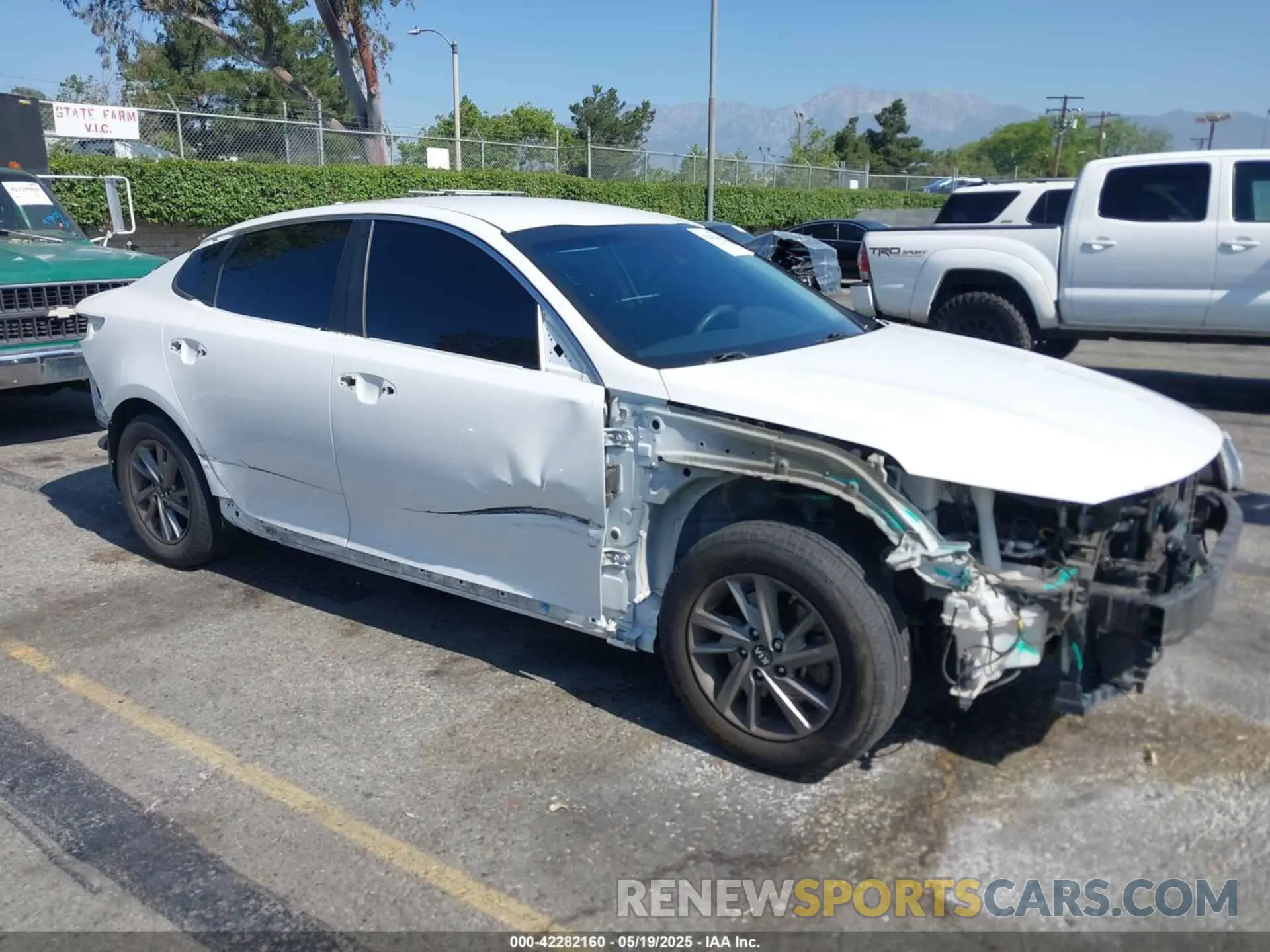 6 Photograph of a damaged car 5XXGT4L36KG313302 KIA OPTIMA 2019