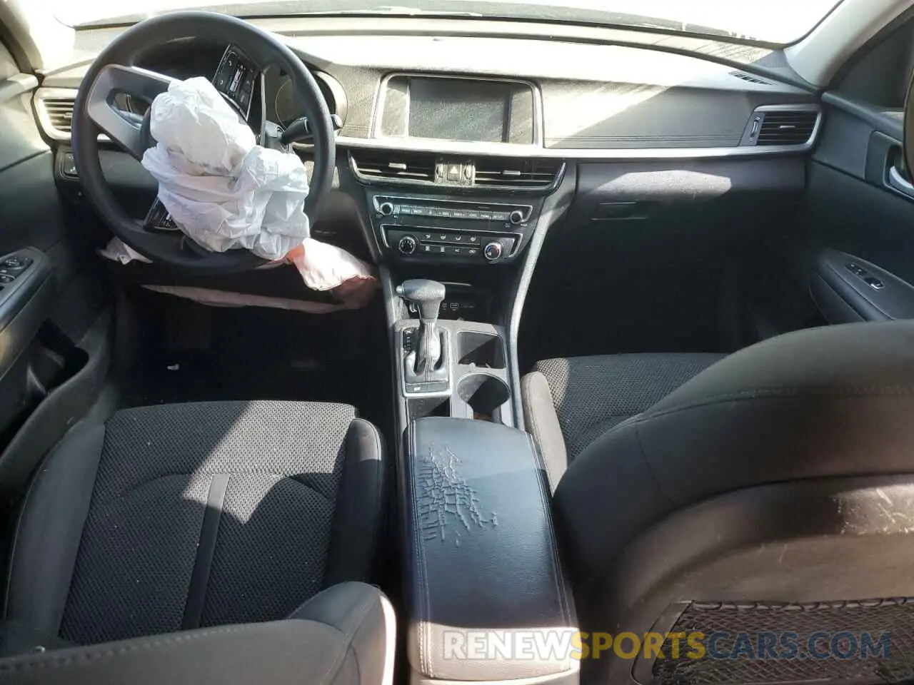 8 Photograph of a damaged car 5XXGT4L36KG318242 KIA OPTIMA 2019