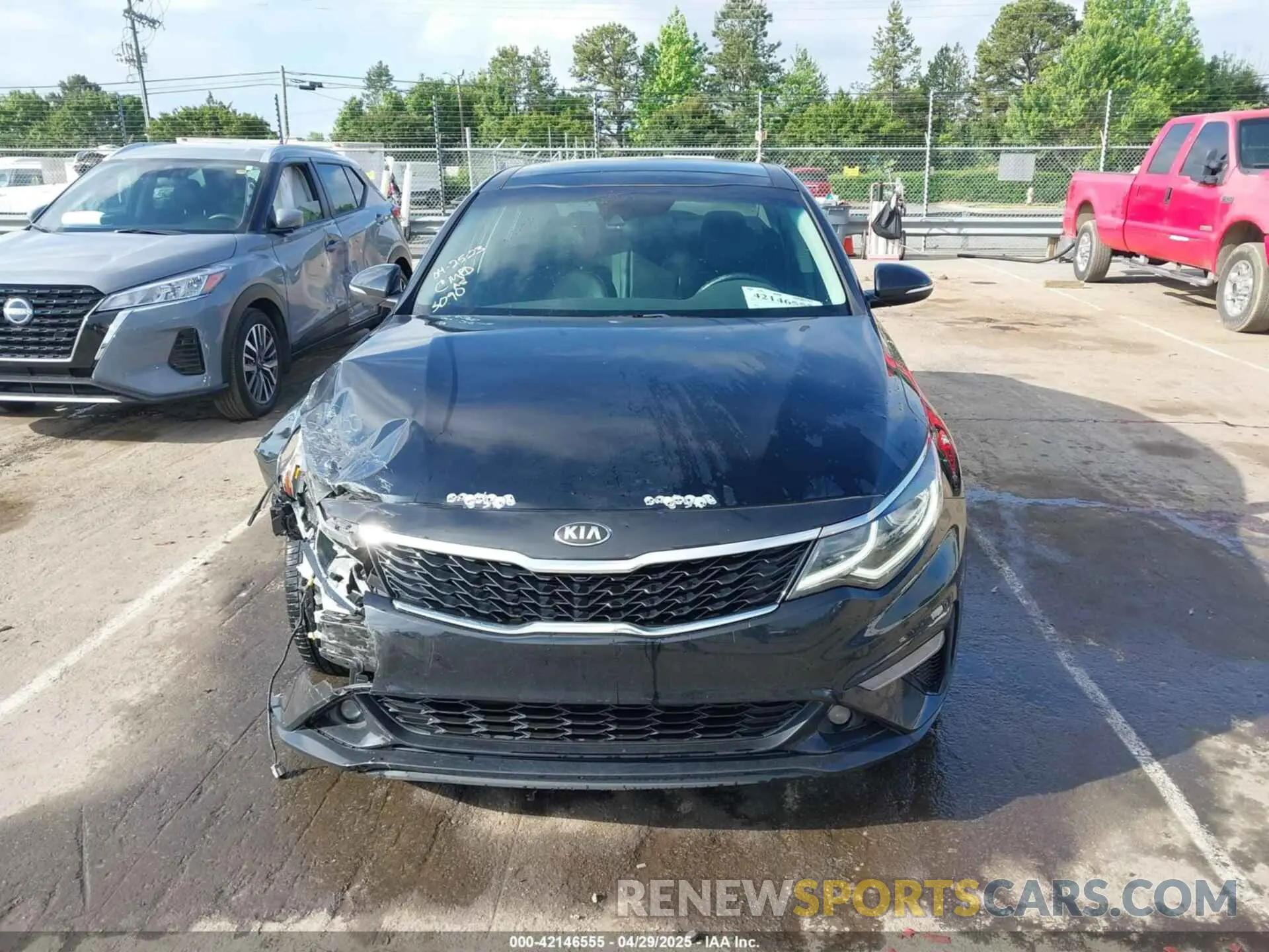 12 Photograph of a damaged car 5XXGT4L36KG335090 KIA OPTIMA 2019