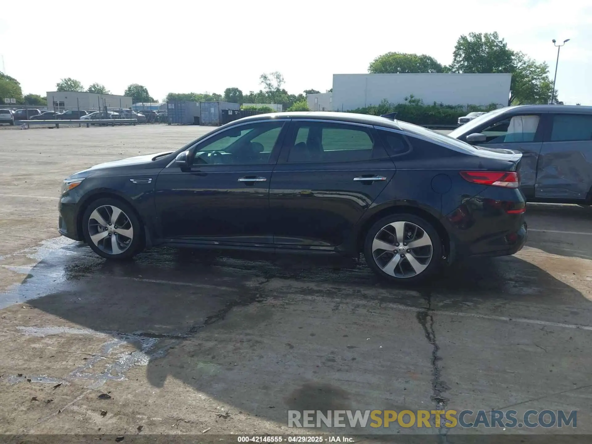 14 Photograph of a damaged car 5XXGT4L36KG335090 KIA OPTIMA 2019