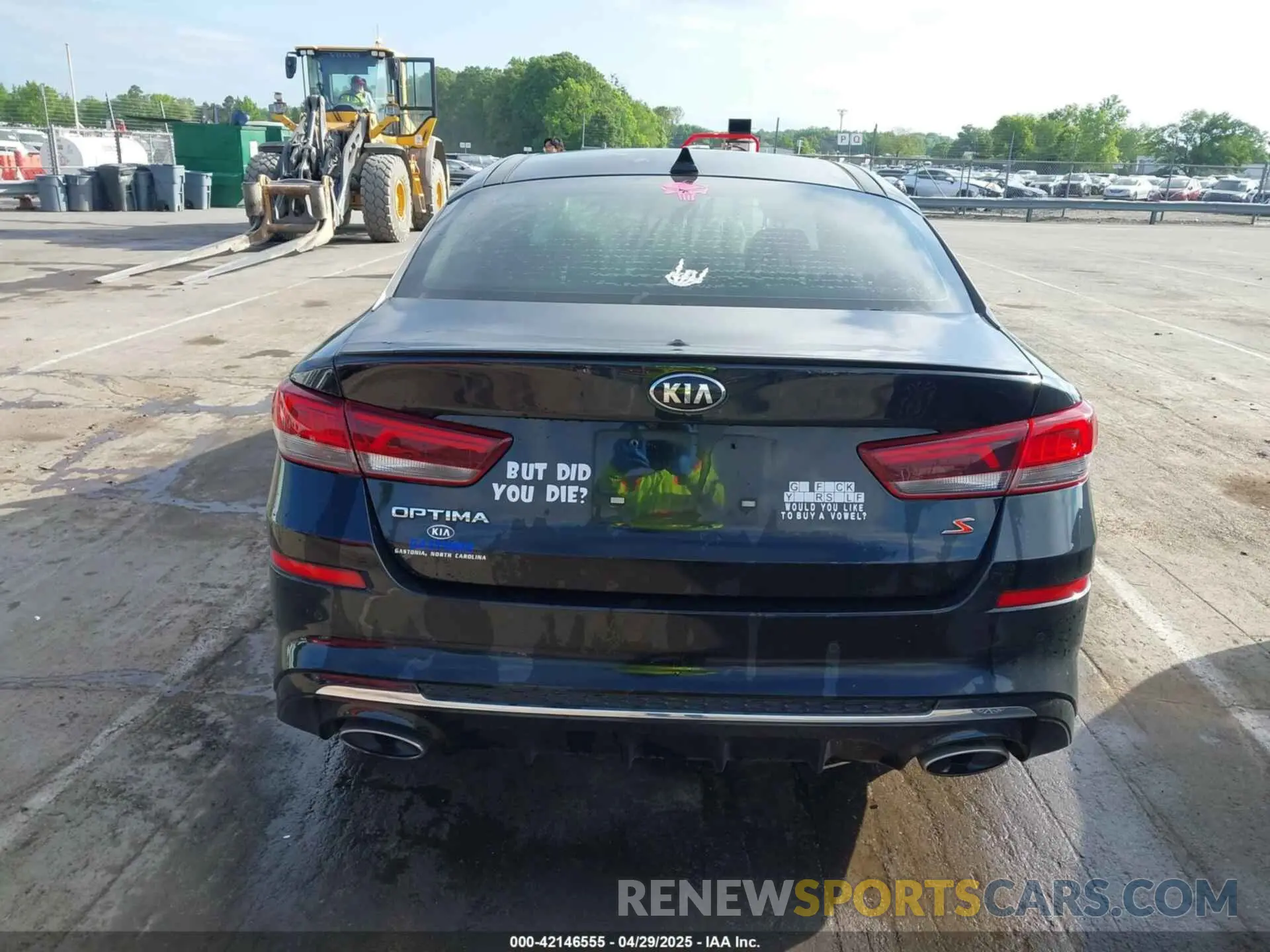 16 Photograph of a damaged car 5XXGT4L36KG335090 KIA OPTIMA 2019