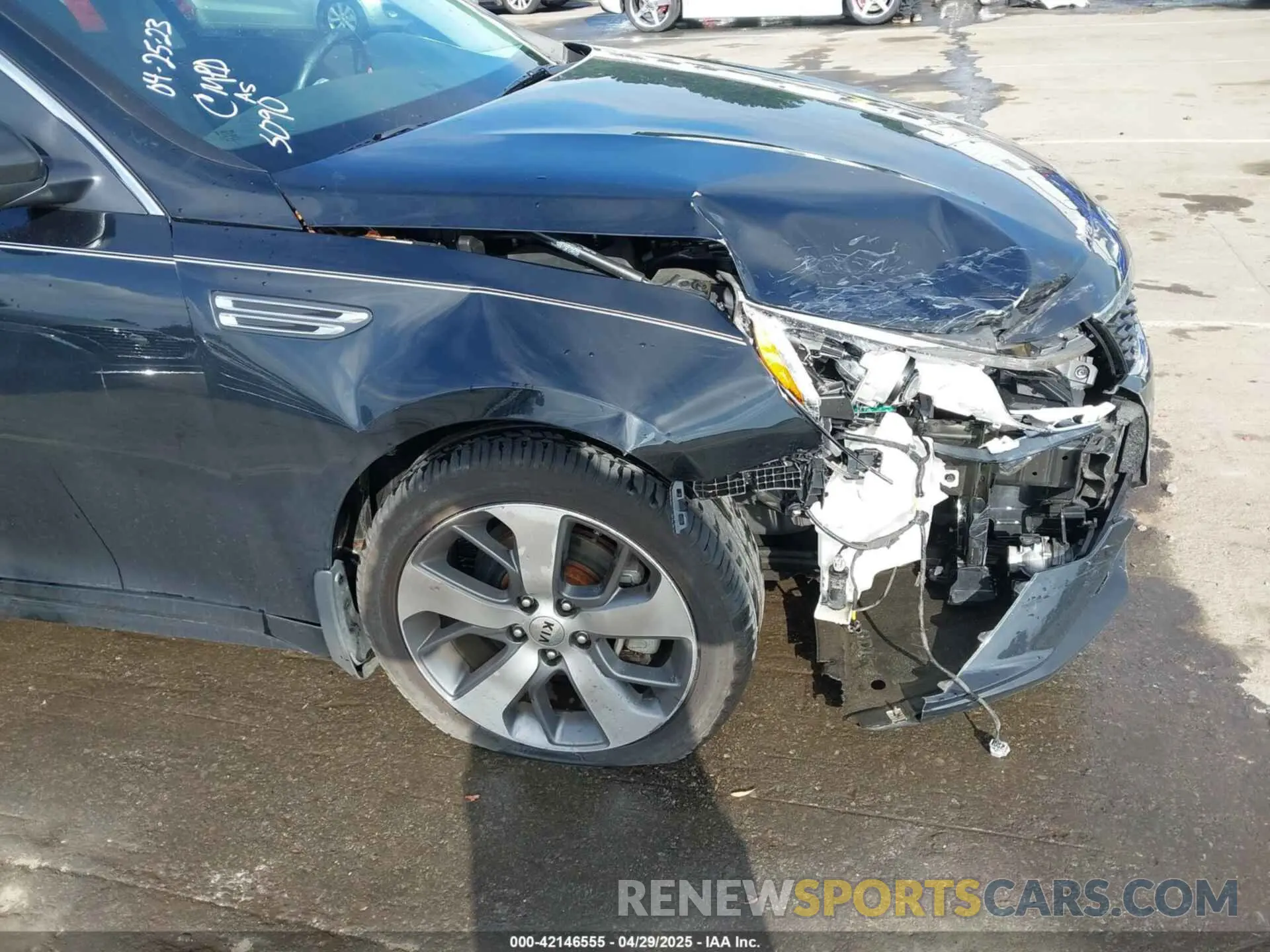 17 Photograph of a damaged car 5XXGT4L36KG335090 KIA OPTIMA 2019