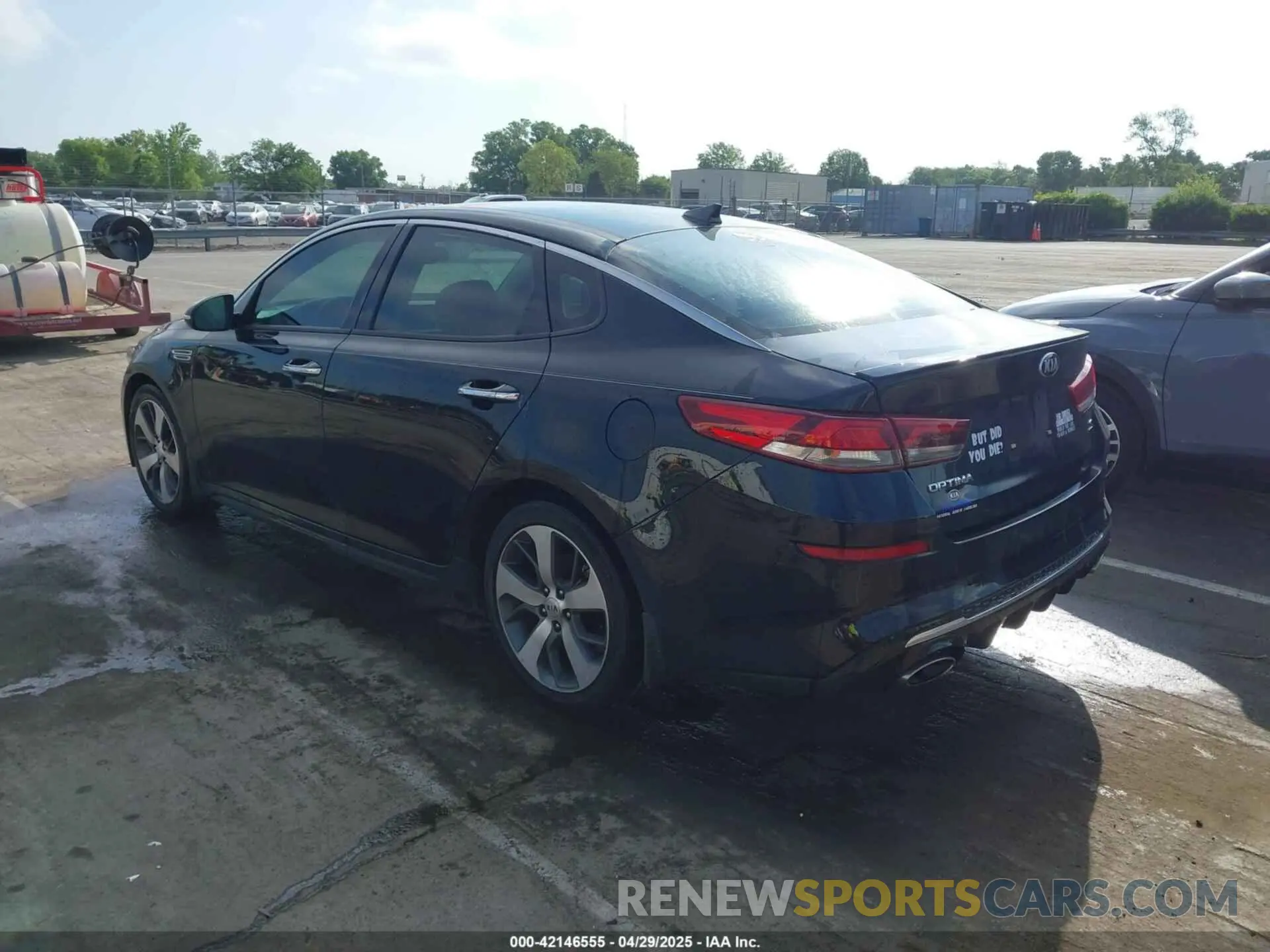3 Photograph of a damaged car 5XXGT4L36KG335090 KIA OPTIMA 2019