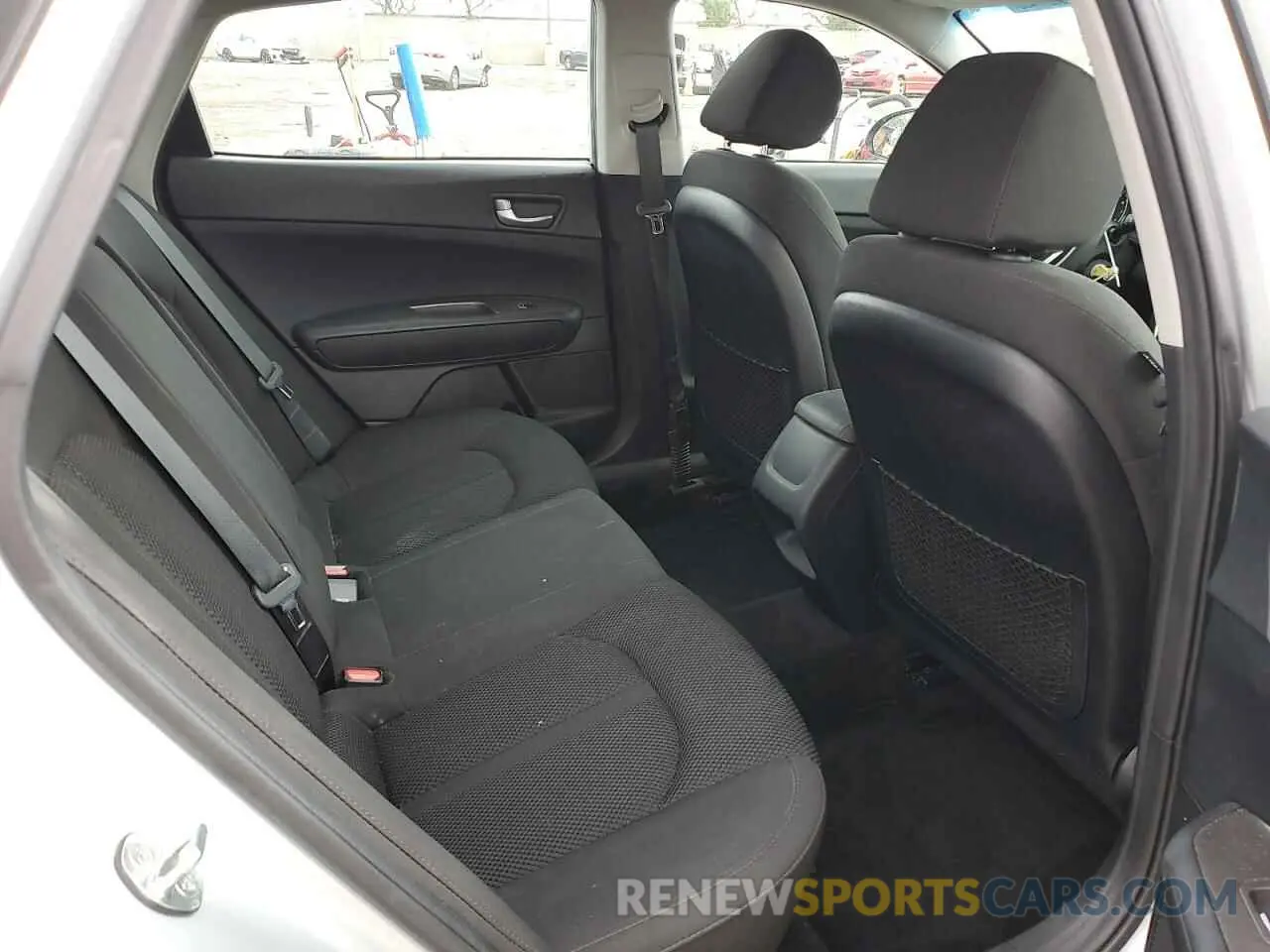10 Photograph of a damaged car 5XXGT4L36KG338216 KIA OPTIMA 2019