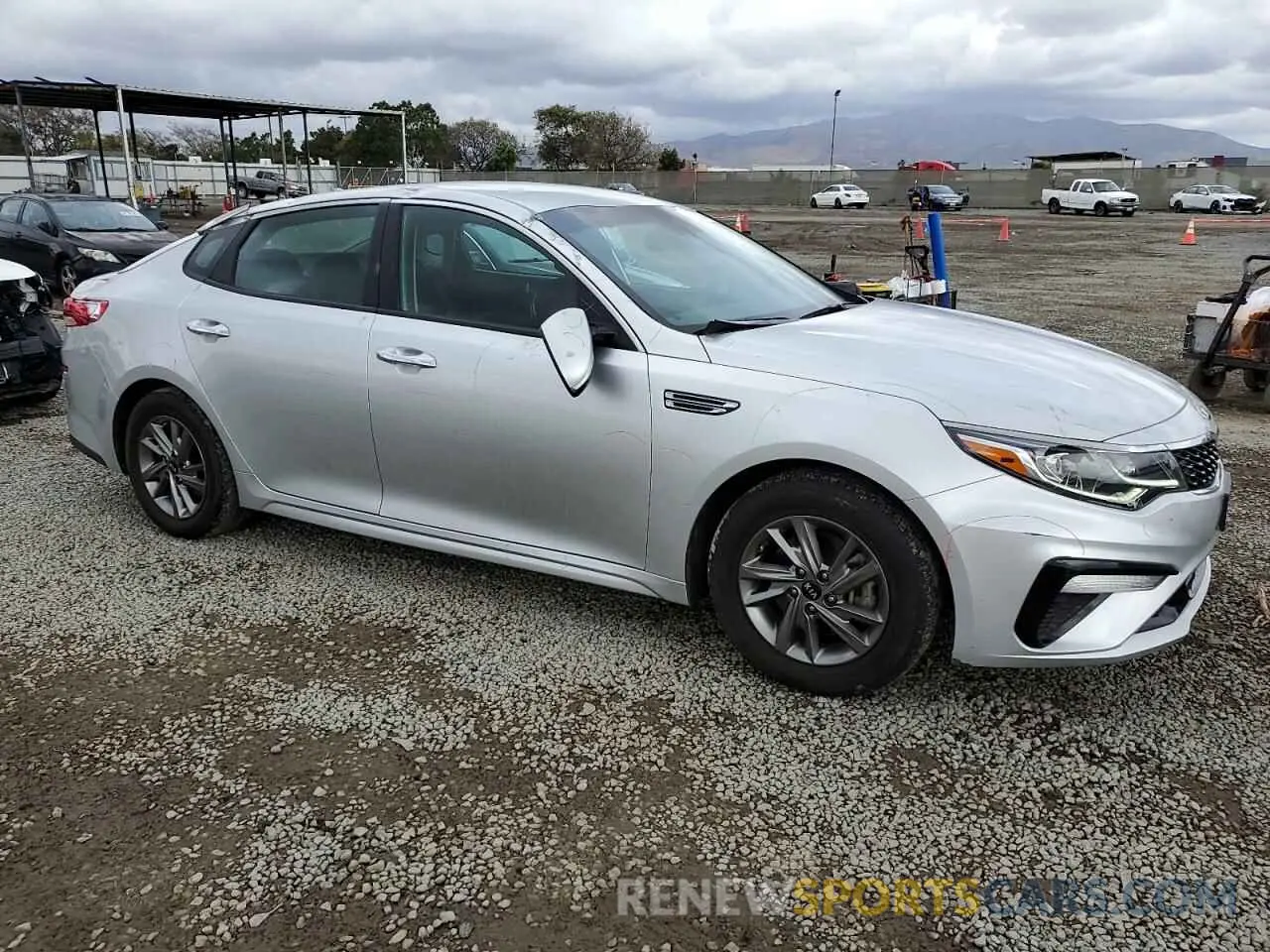 4 Photograph of a damaged car 5XXGT4L36KG338216 KIA OPTIMA 2019