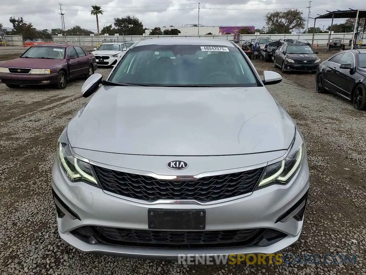 5 Photograph of a damaged car 5XXGT4L36KG338216 KIA OPTIMA 2019