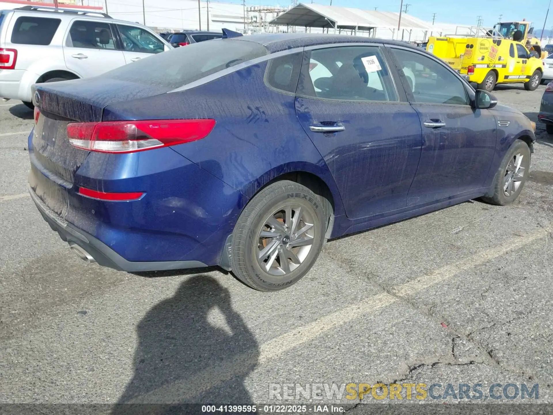4 Photograph of a damaged car 5XXGT4L36KG344839 KIA OPTIMA 2019
