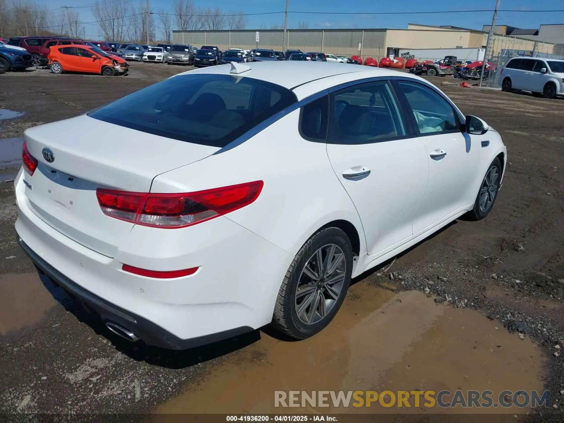 4 Photograph of a damaged car 5XXGT4L36KG347689 KIA OPTIMA 2019