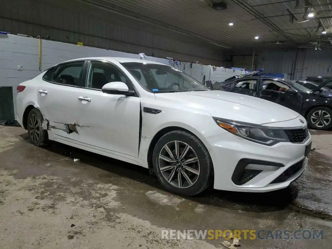 4 Photograph of a damaged car 5XXGT4L36KG350057 KIA OPTIMA 2019