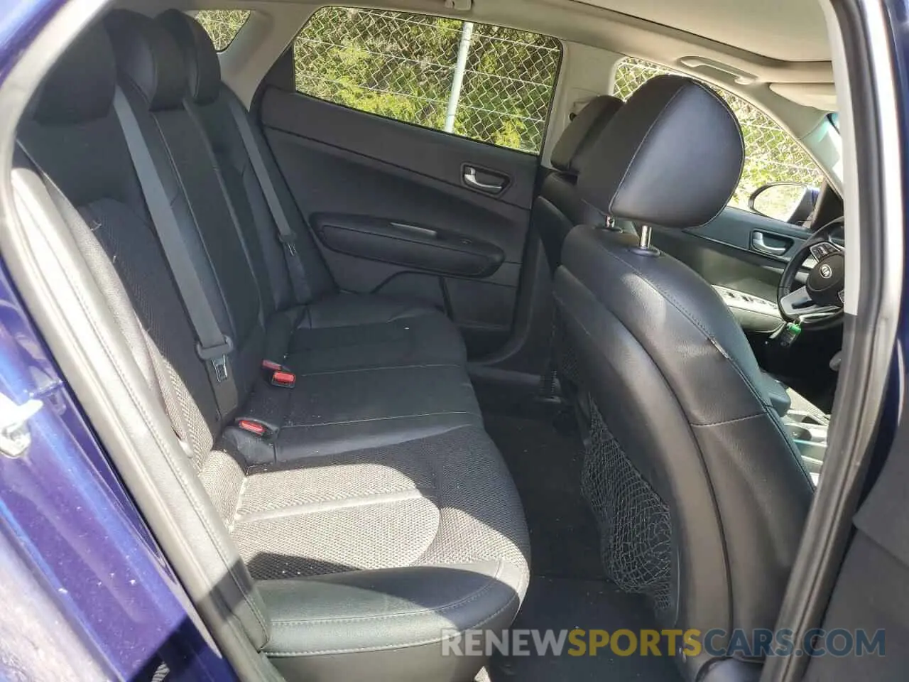 10 Photograph of a damaged car 5XXGT4L36KG358966 KIA OPTIMA 2019