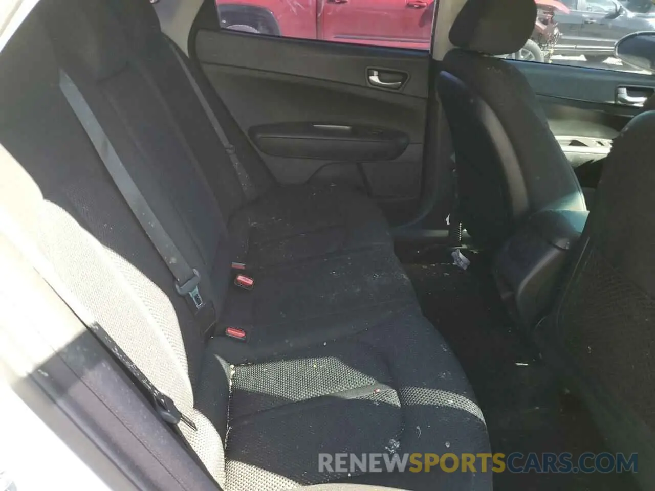 10 Photograph of a damaged car 5XXGT4L36KG362239 KIA OPTIMA 2019