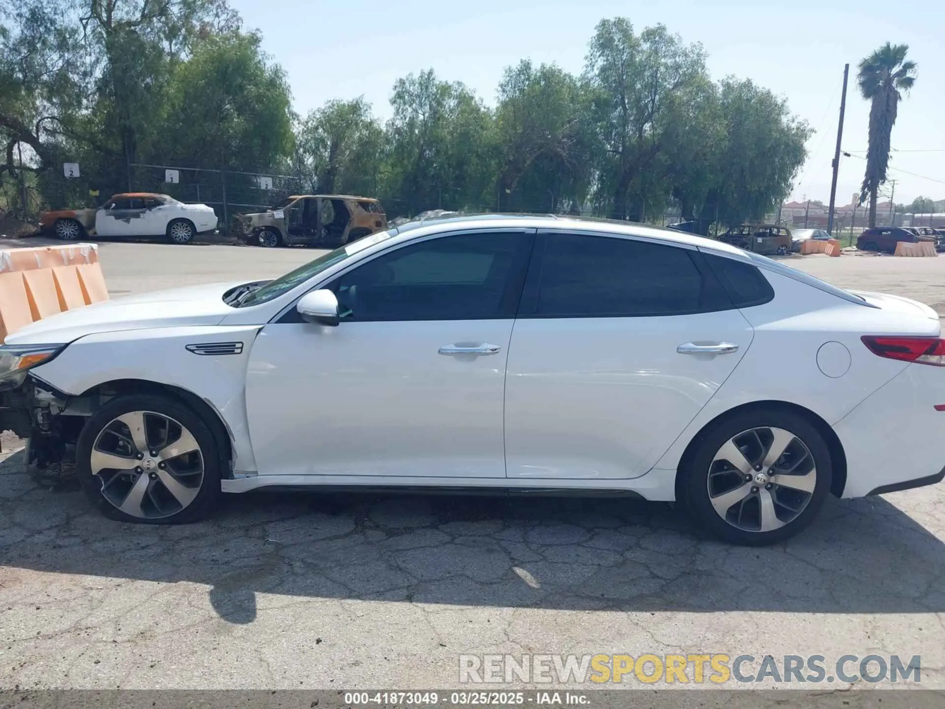 15 Photograph of a damaged car 5XXGT4L36KG369501 KIA OPTIMA 2019
