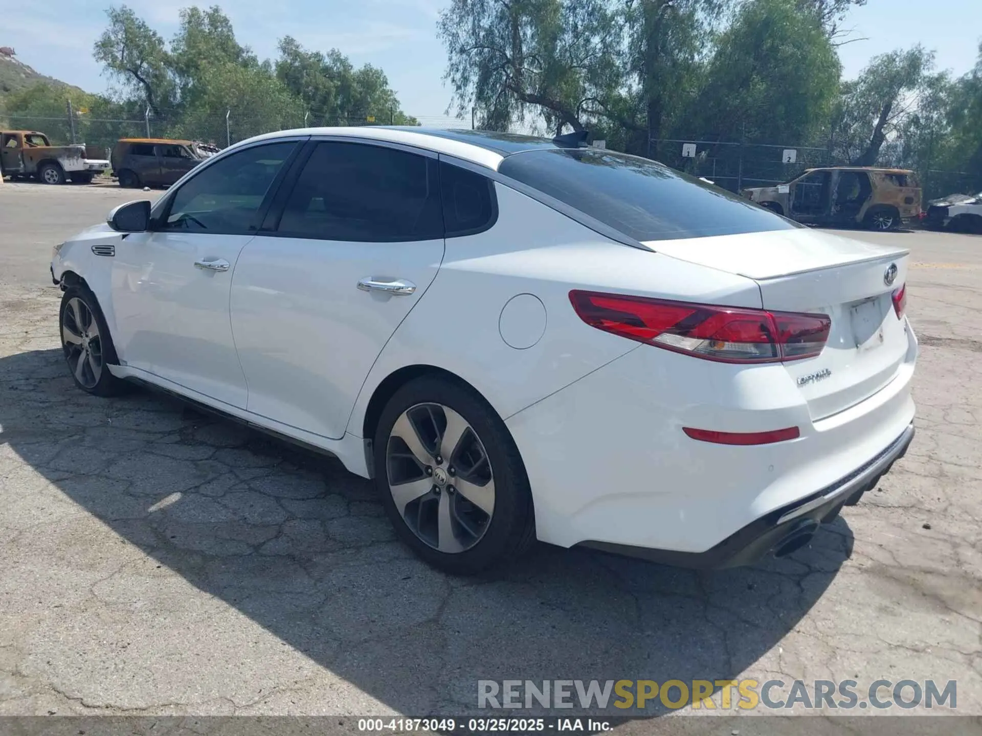 3 Photograph of a damaged car 5XXGT4L36KG369501 KIA OPTIMA 2019