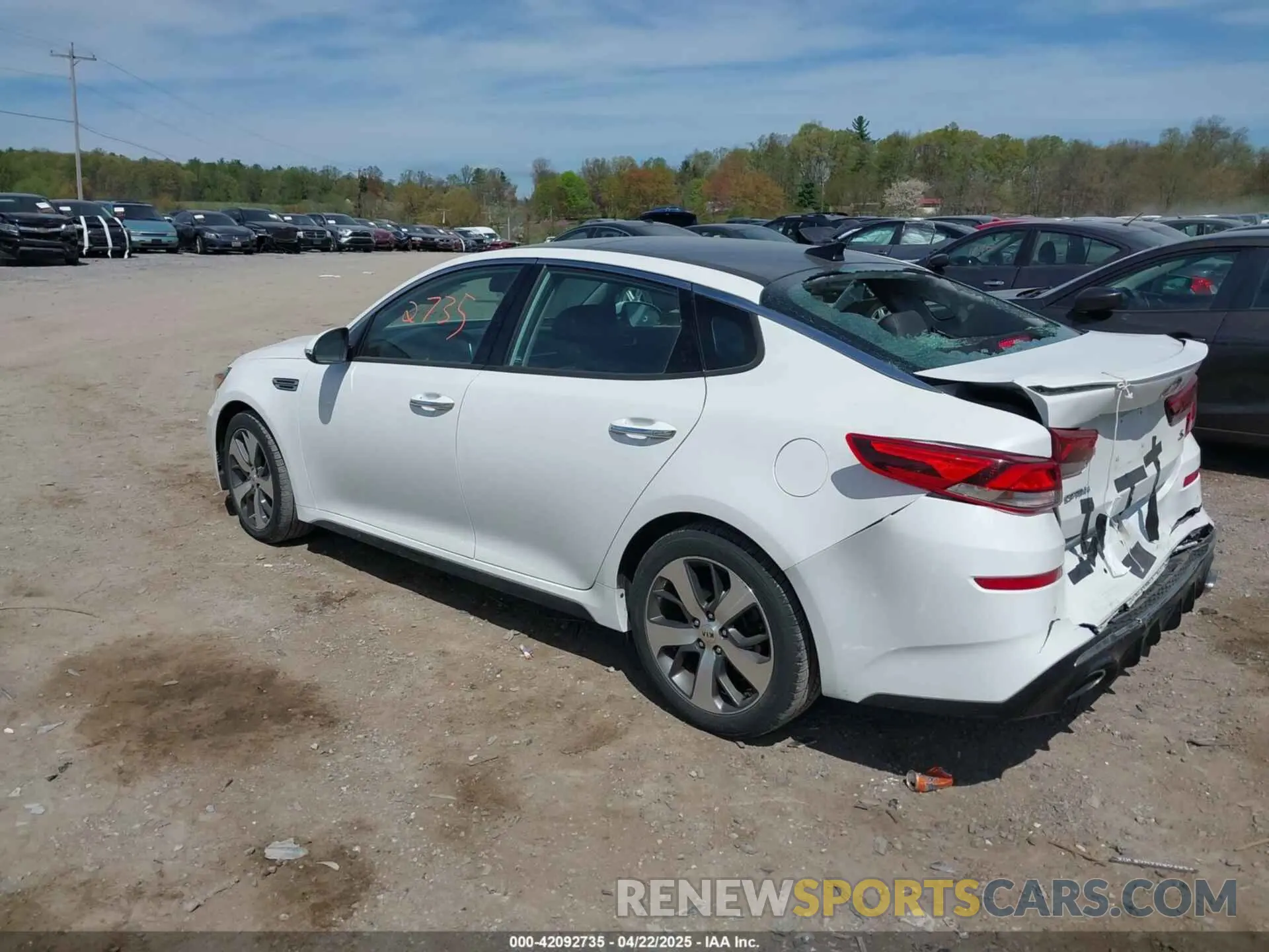 3 Photograph of a damaged car 5XXGT4L36KG371409 KIA OPTIMA 2019