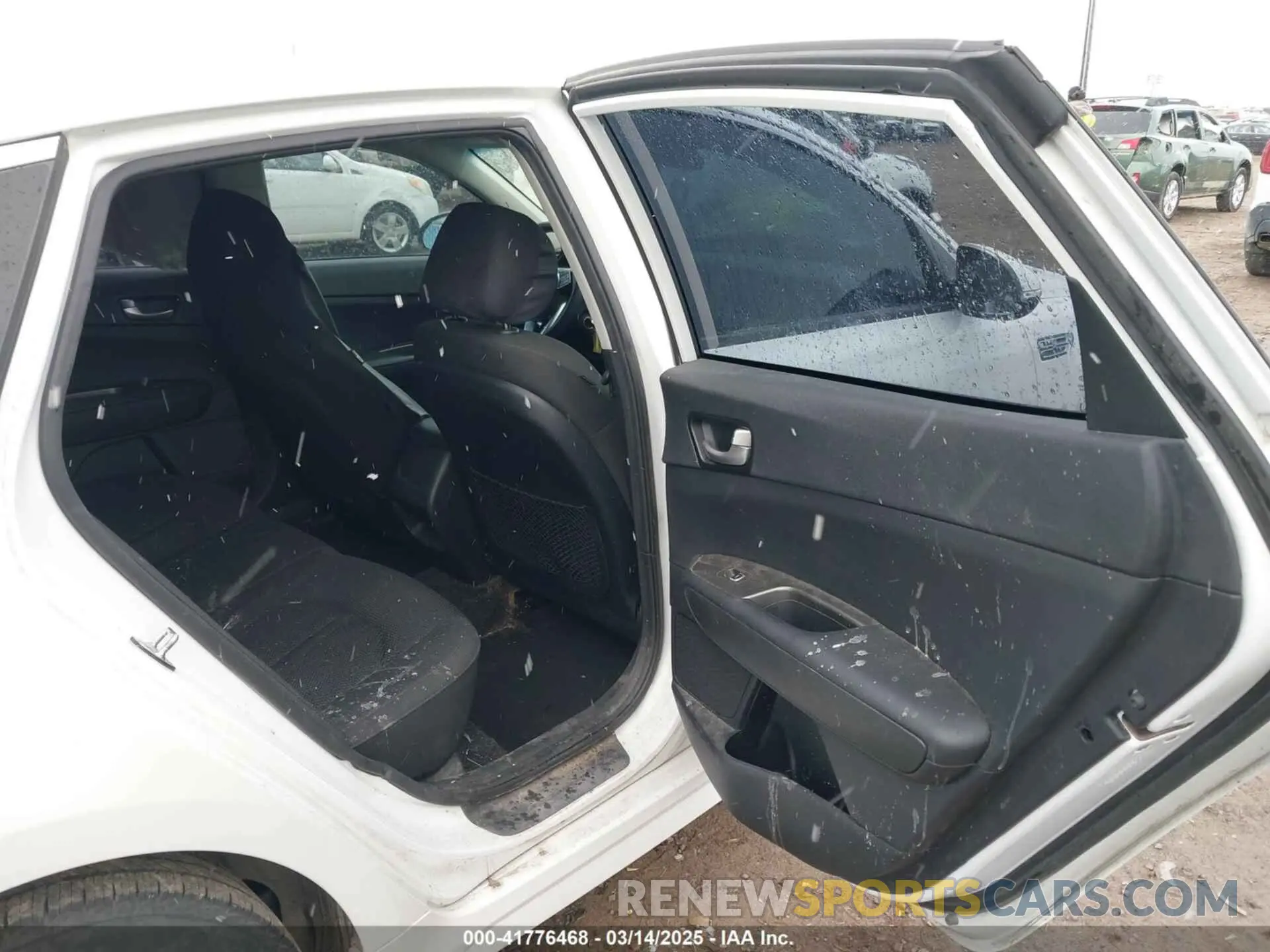 8 Photograph of a damaged car 5XXGT4L36KG371992 KIA OPTIMA 2019
