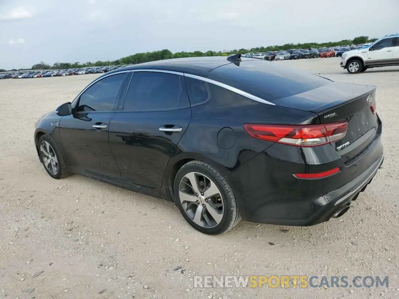 2 Photograph of a damaged car 5XXGT4L36KG372057 KIA OPTIMA 2019