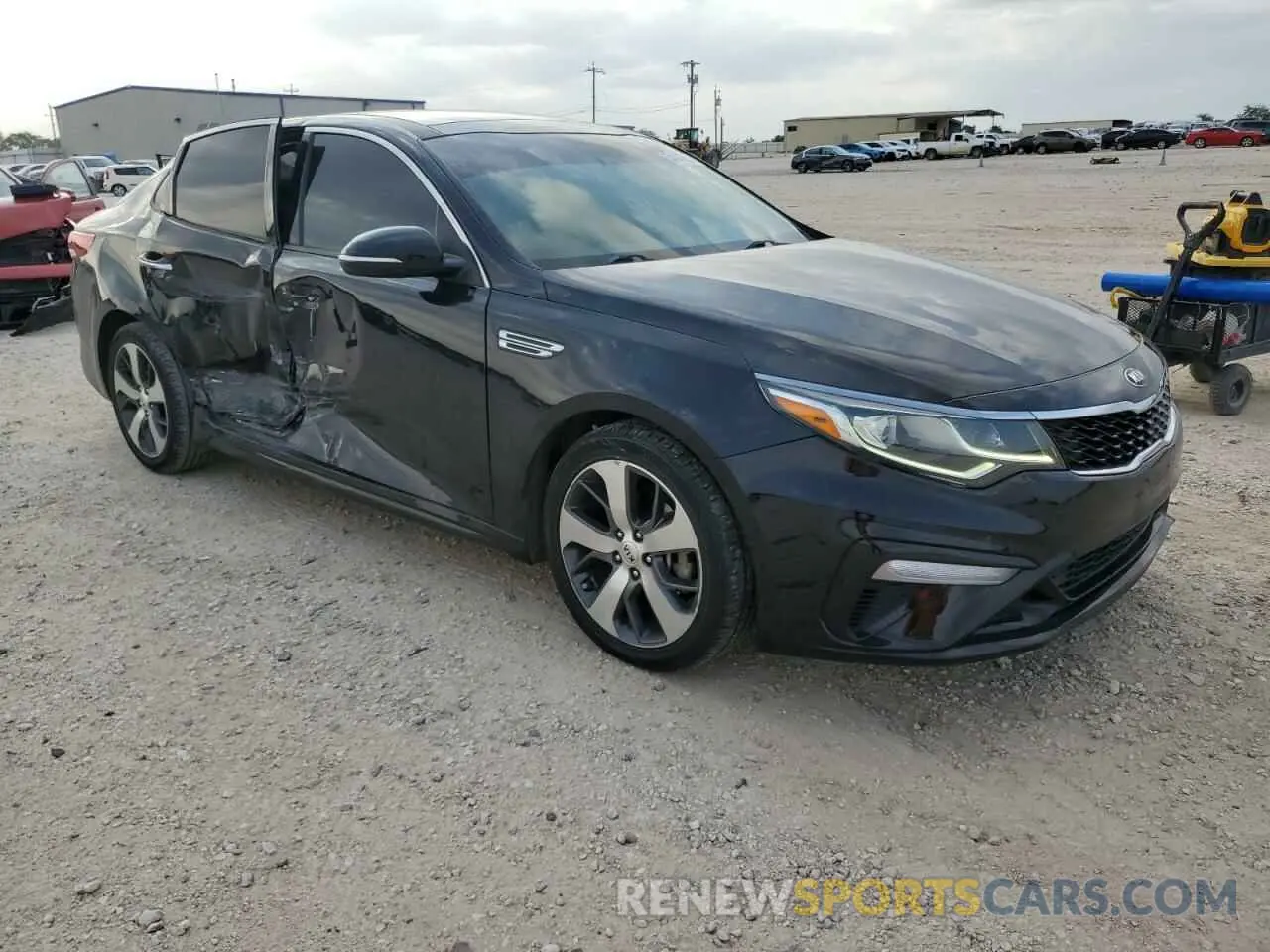 4 Photograph of a damaged car 5XXGT4L36KG372057 KIA OPTIMA 2019