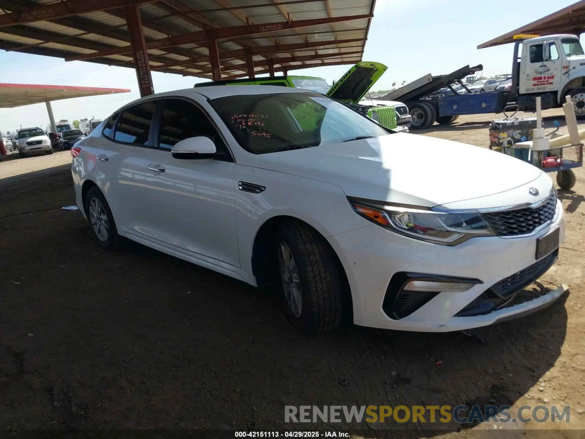 1 Photograph of a damaged car 5XXGT4L37KG275045 KIA OPTIMA 2019