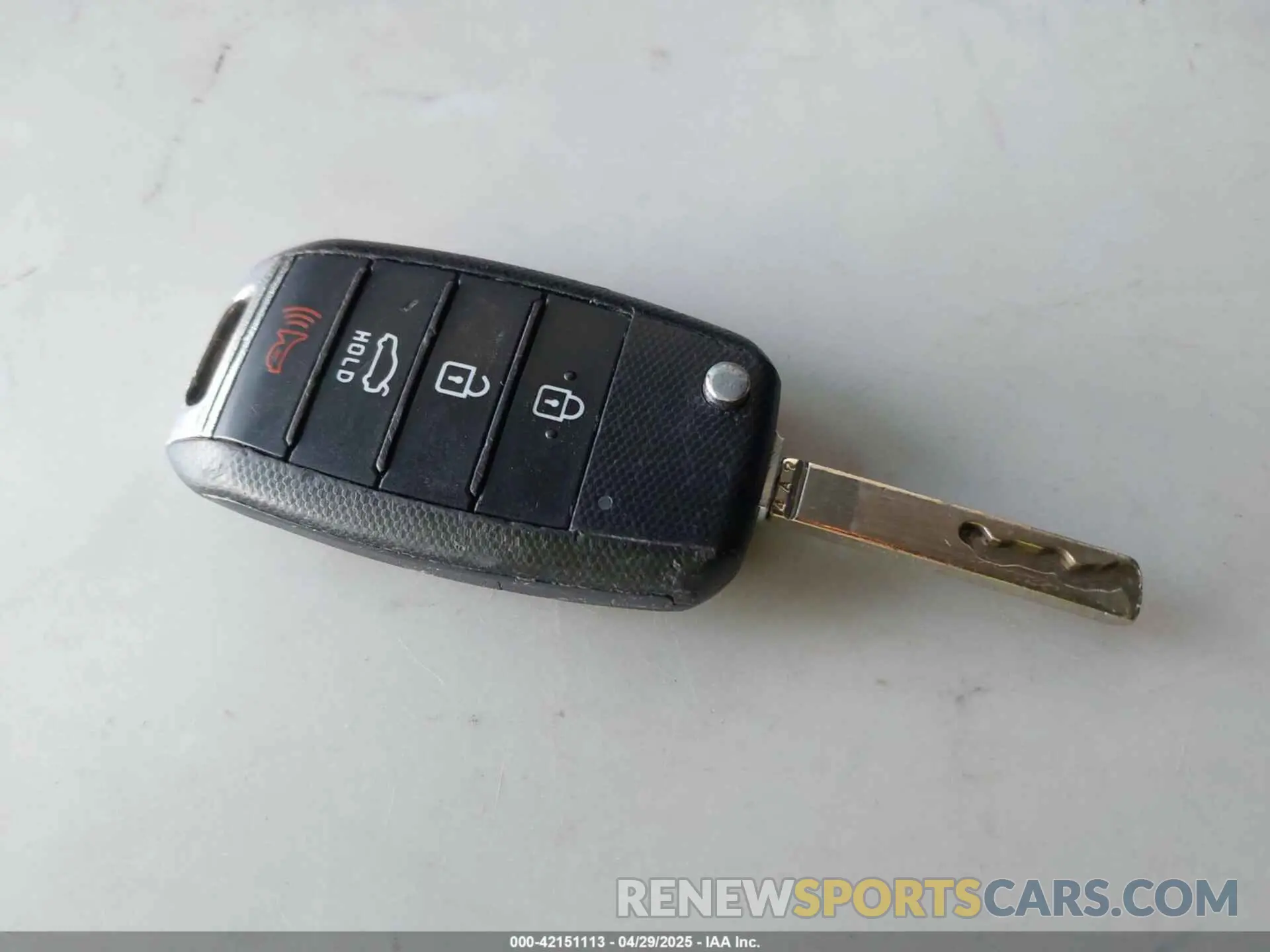 11 Photograph of a damaged car 5XXGT4L37KG275045 KIA OPTIMA 2019