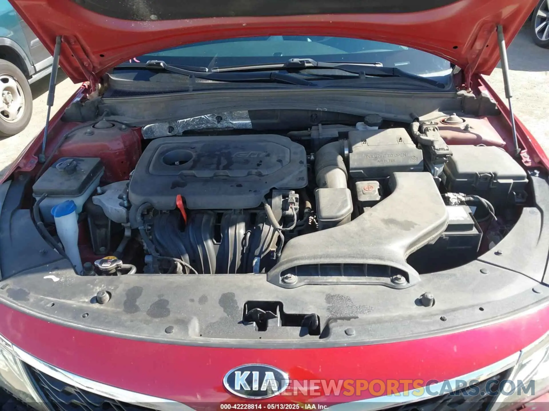 10 Photograph of a damaged car 5XXGT4L37KG279788 KIA OPTIMA 2019