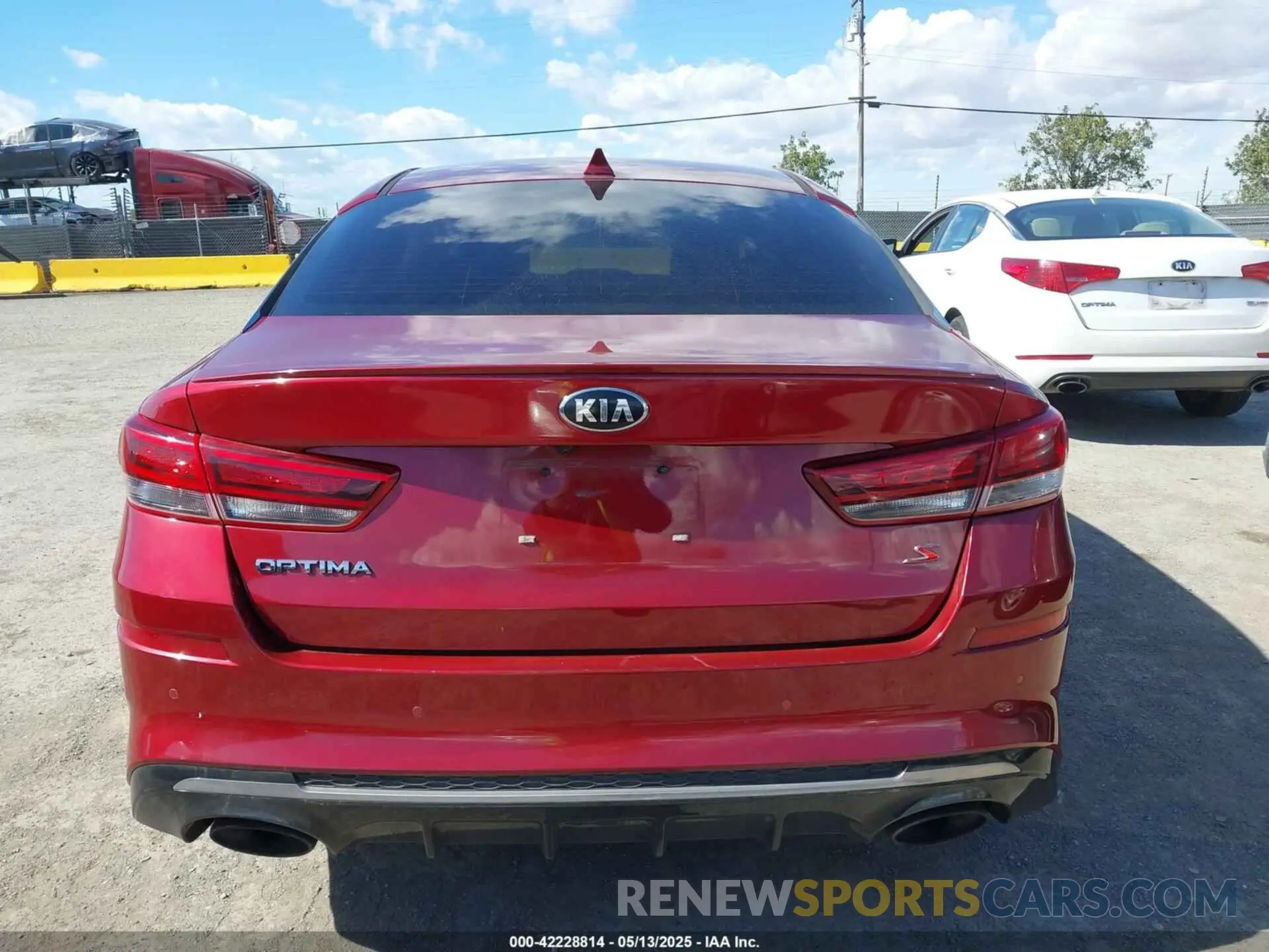 16 Photograph of a damaged car 5XXGT4L37KG279788 KIA OPTIMA 2019