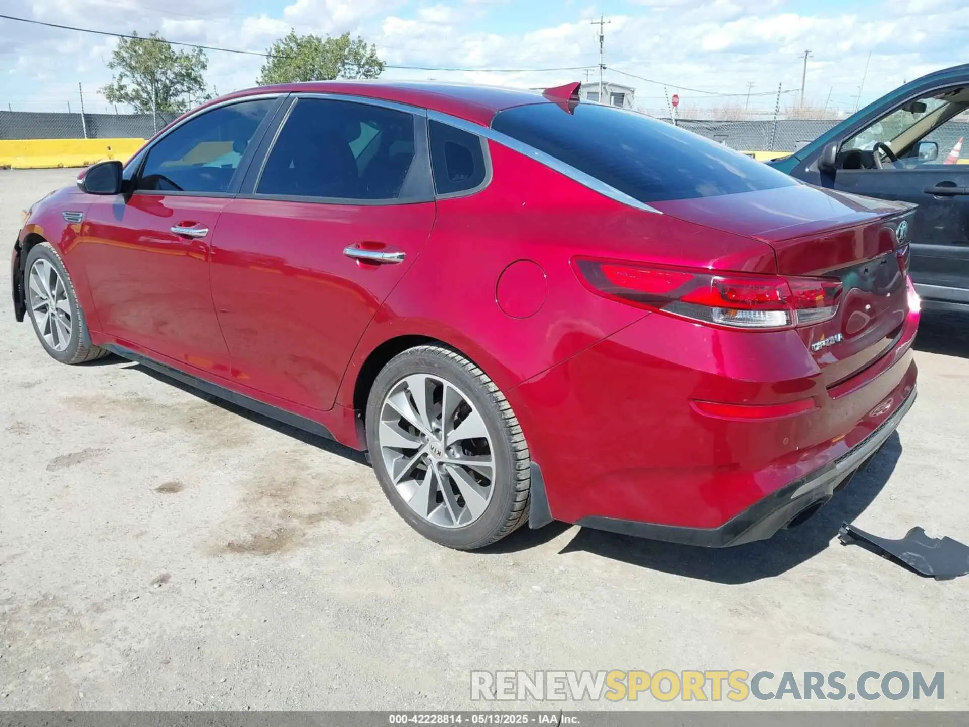 3 Photograph of a damaged car 5XXGT4L37KG279788 KIA OPTIMA 2019