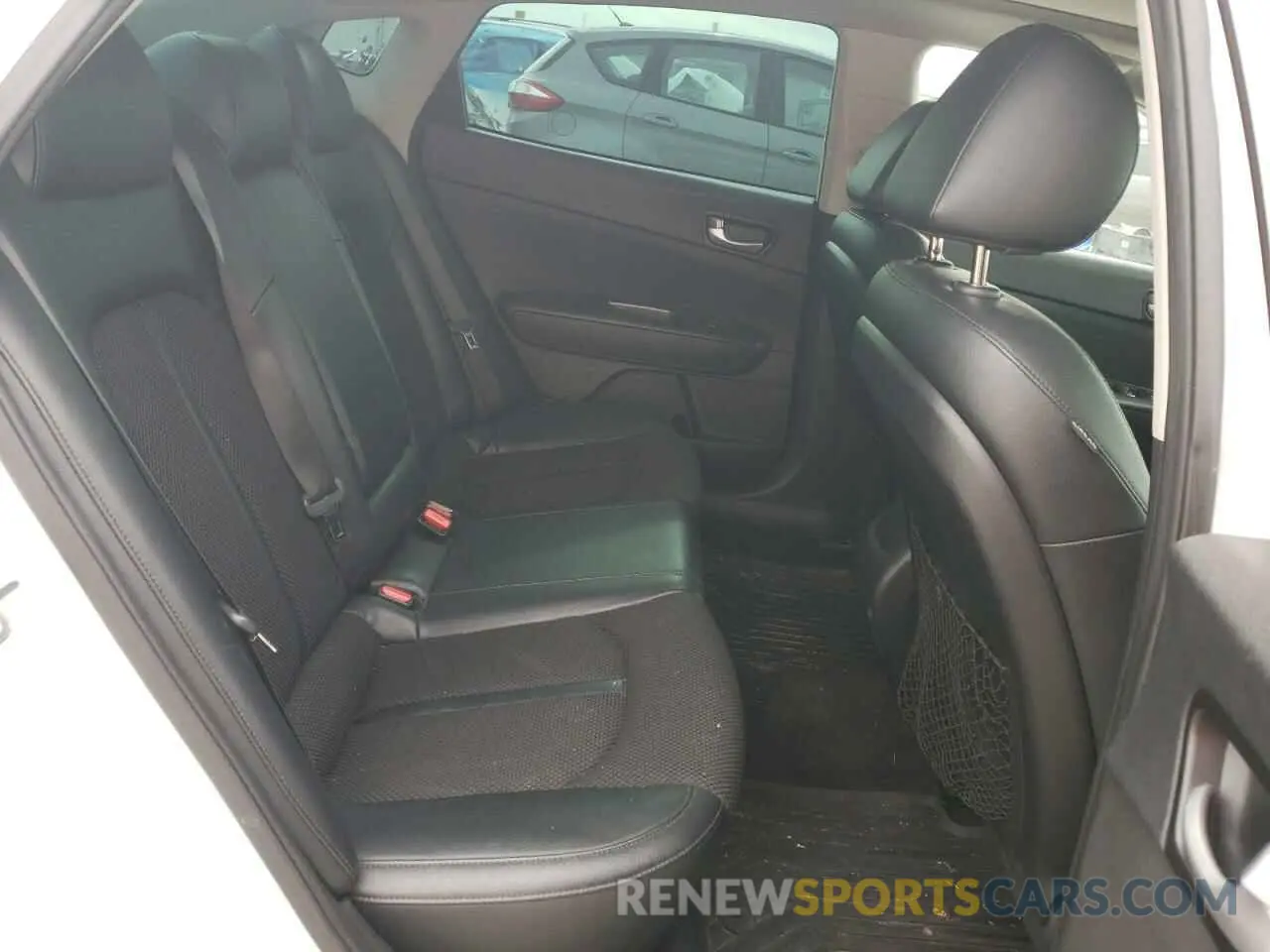 10 Photograph of a damaged car 5XXGT4L37KG280102 KIA OPTIMA 2019