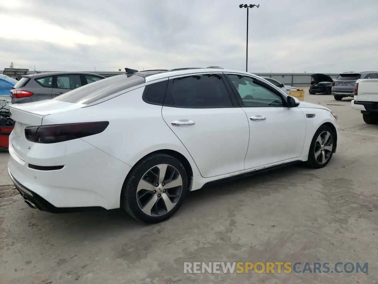 3 Photograph of a damaged car 5XXGT4L37KG280102 KIA OPTIMA 2019