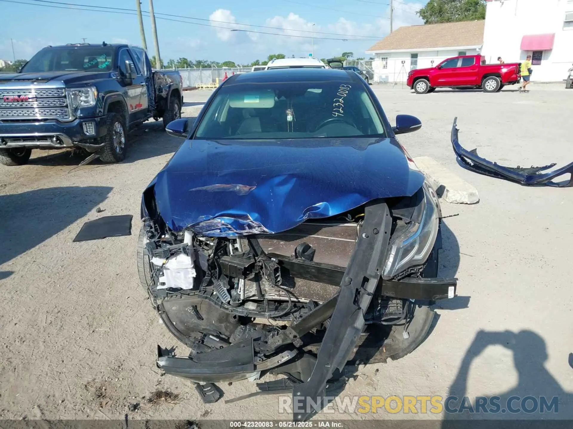 13 Photograph of a damaged car 5XXGT4L37KG289897 KIA OPTIMA 2019