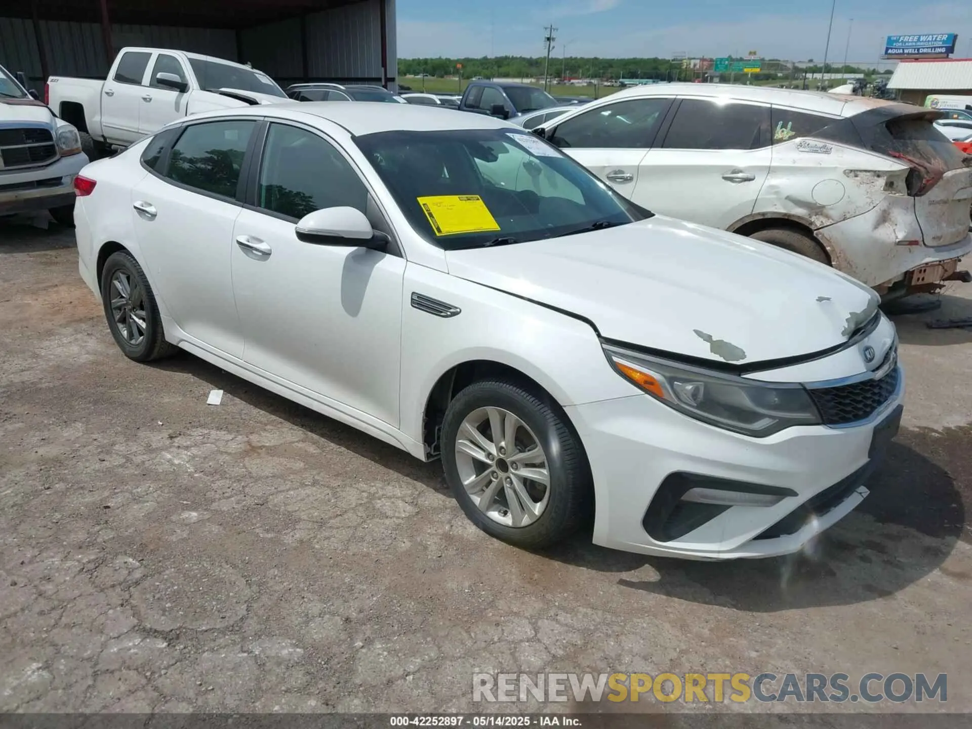 1 Photograph of a damaged car 5XXGT4L37KG290497 KIA OPTIMA 2019