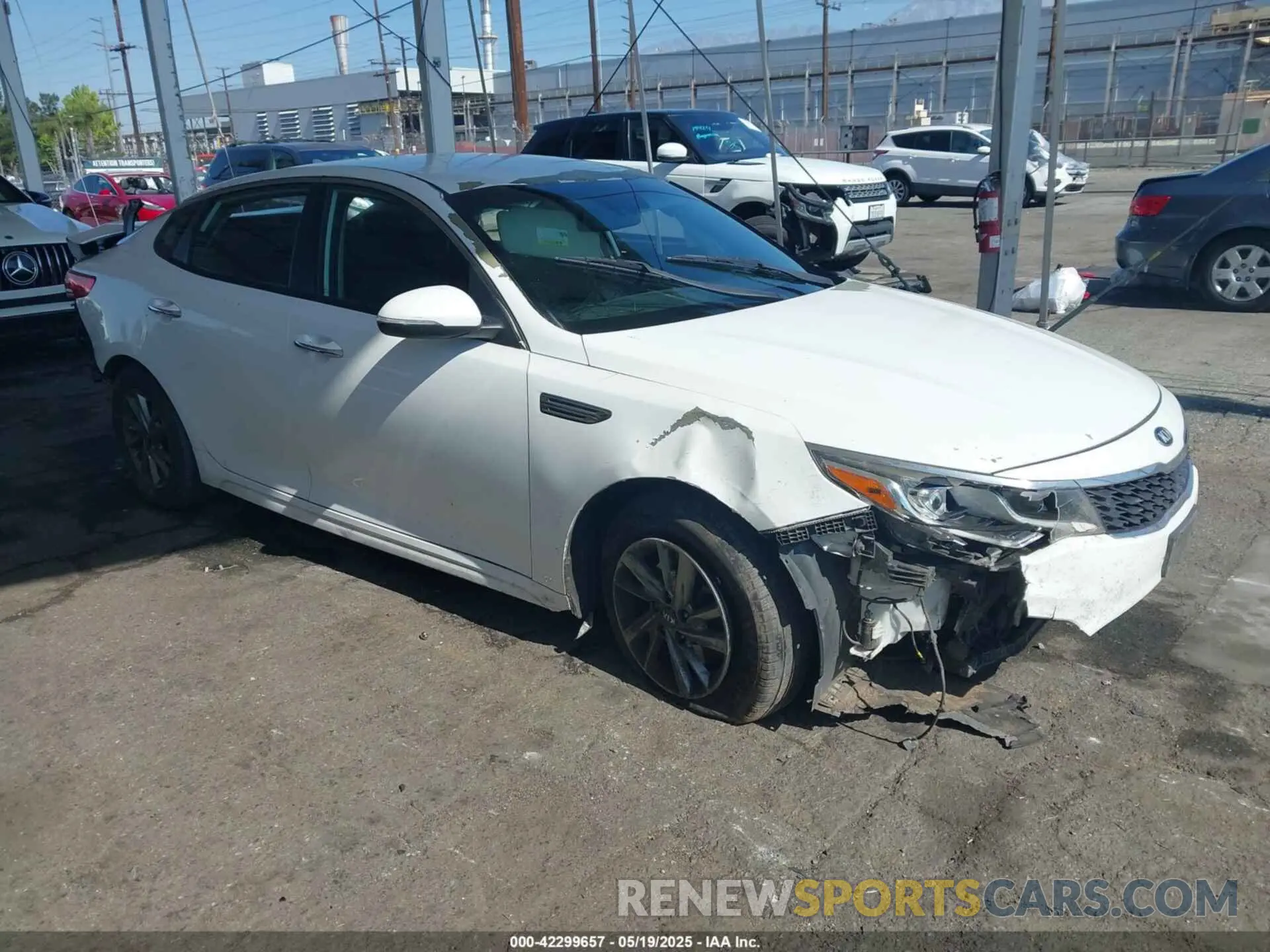 1 Photograph of a damaged car 5XXGT4L37KG301109 KIA OPTIMA 2019